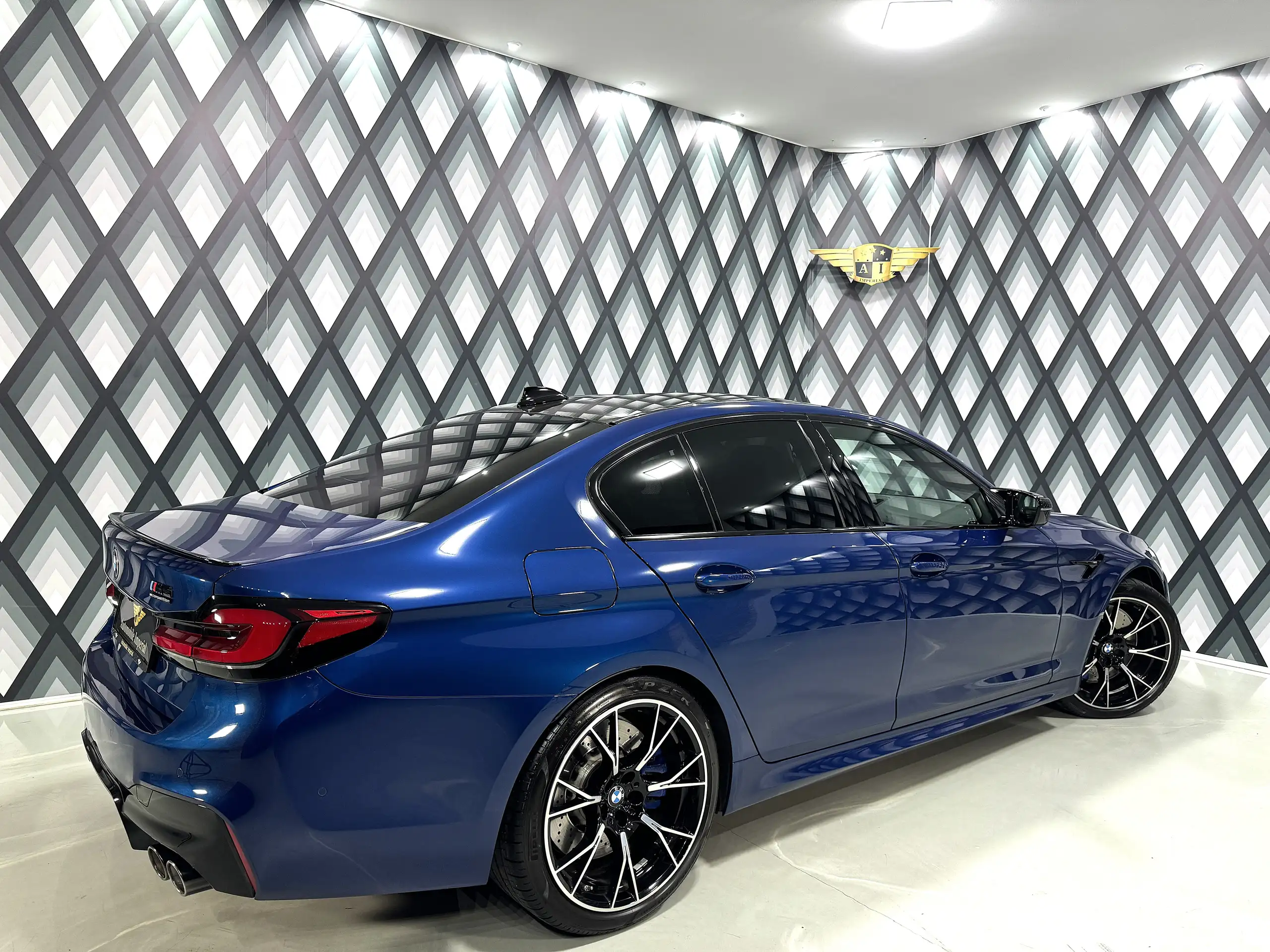 BMW - M5