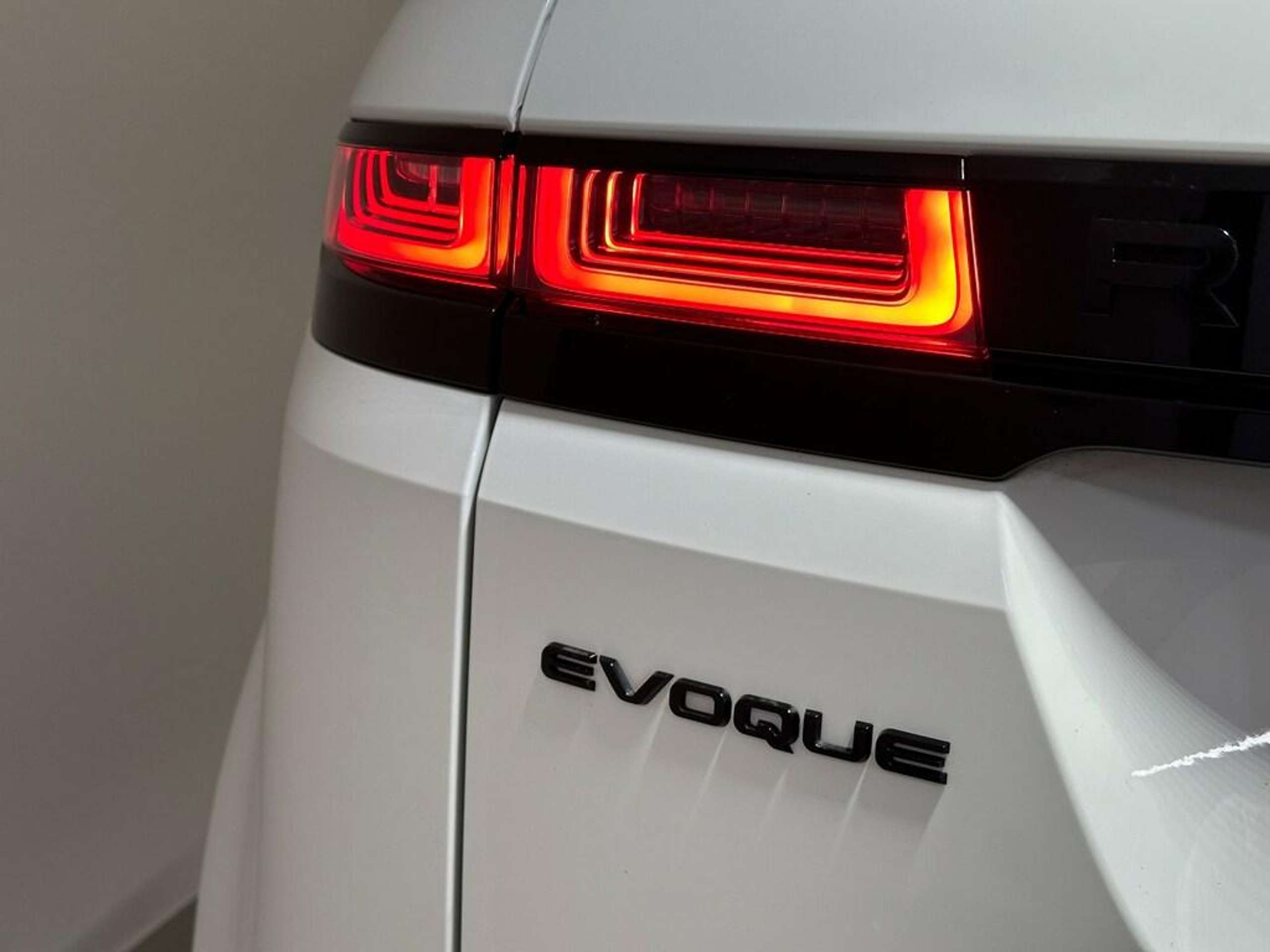 Land Rover - Range Rover Evoque