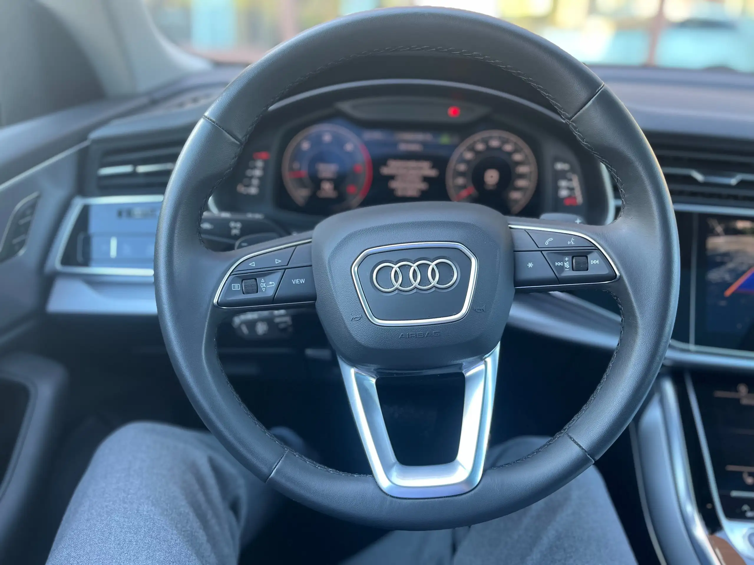 Audi - Q8