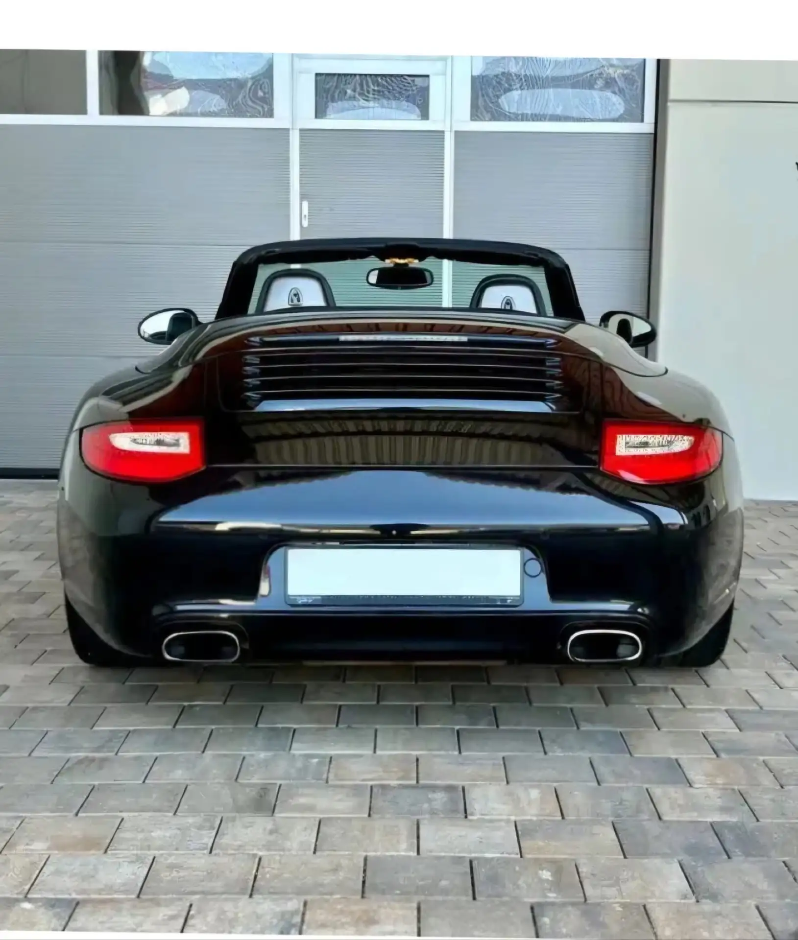 Porsche - 911