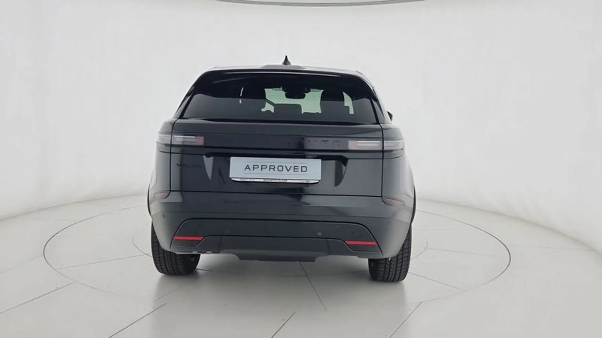 Land Rover - Range Rover Velar