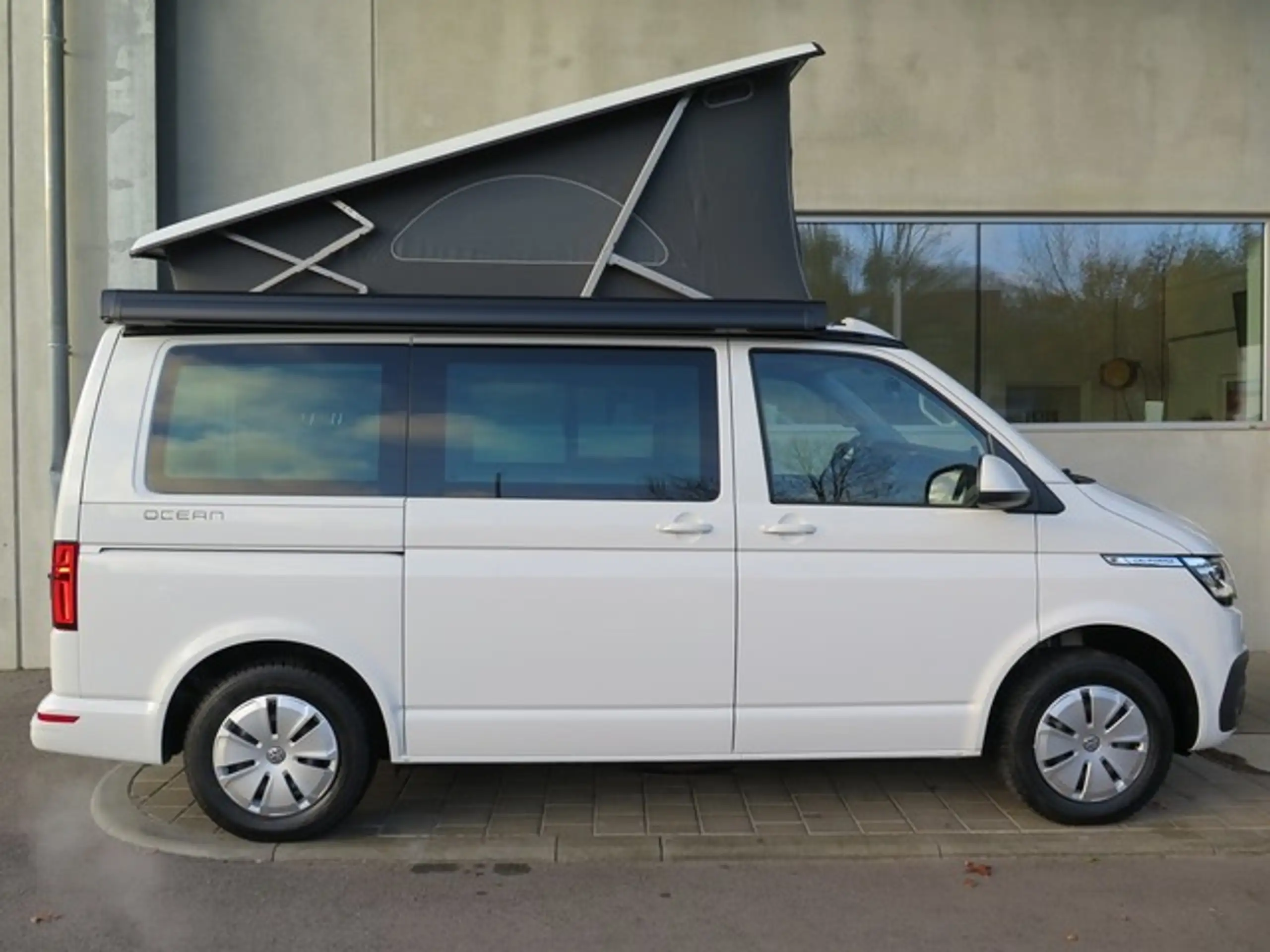 Volkswagen - T6.1 California