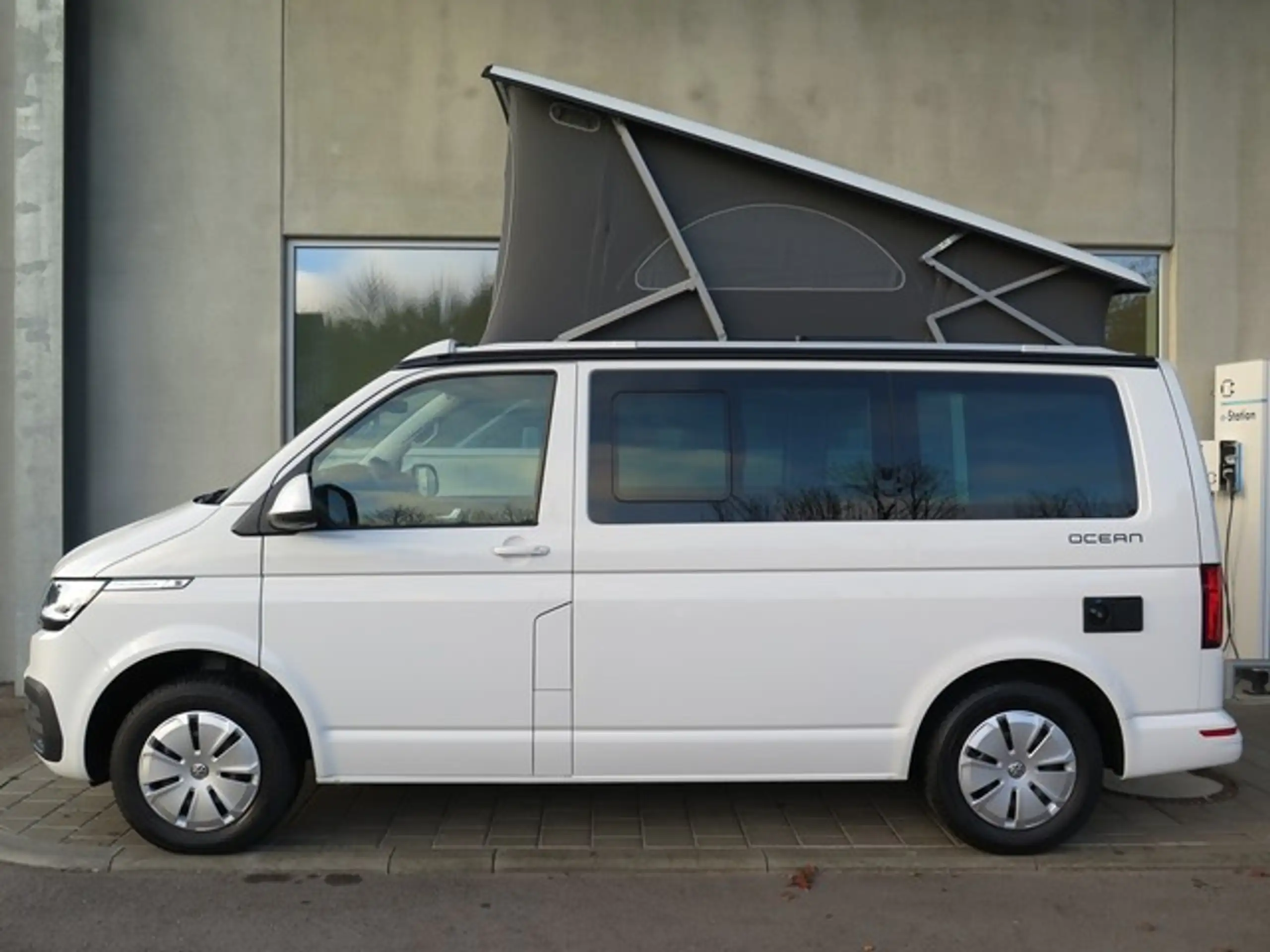 Volkswagen - T6.1 California