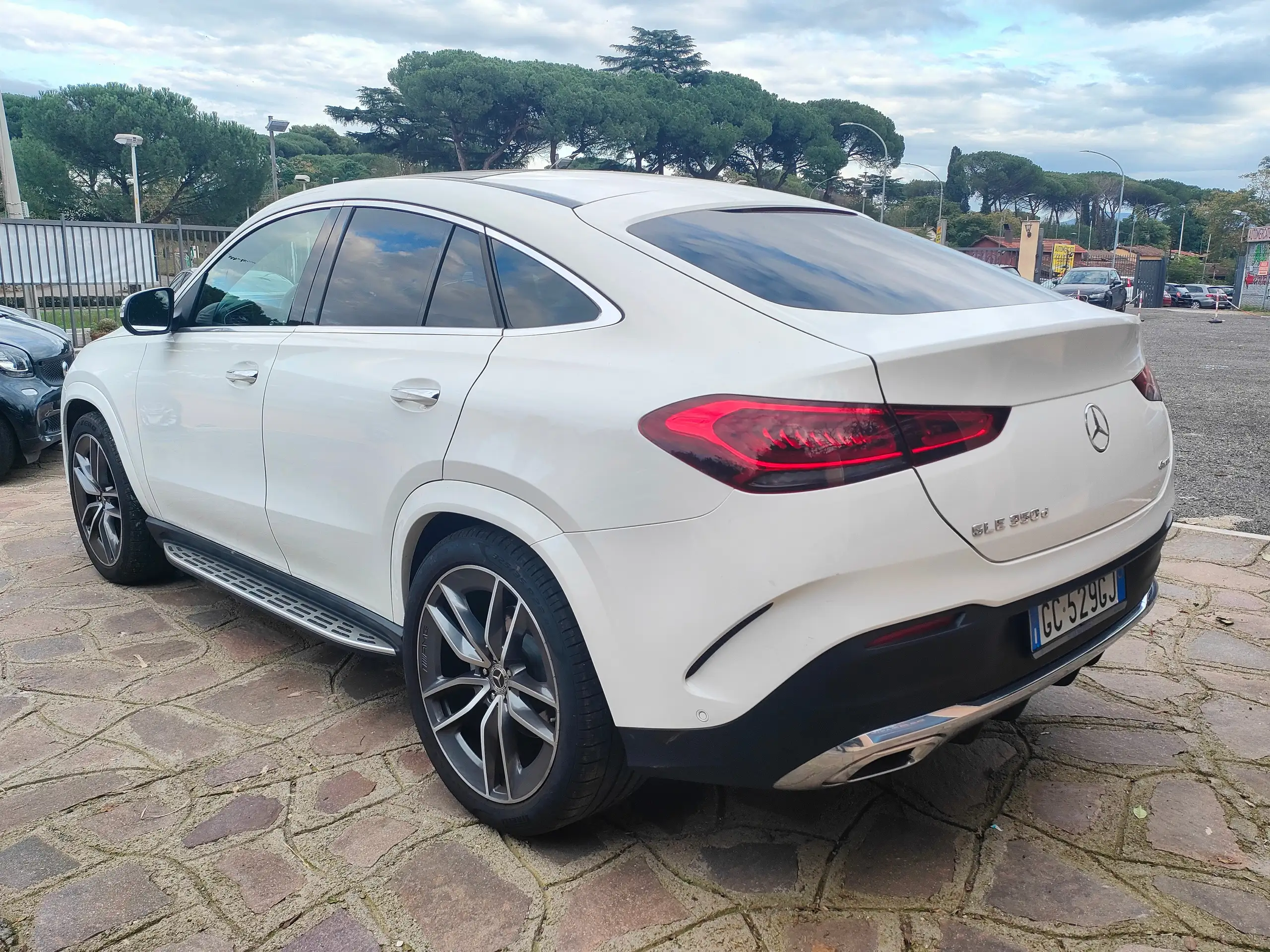 Mercedes-Benz - GLE 350