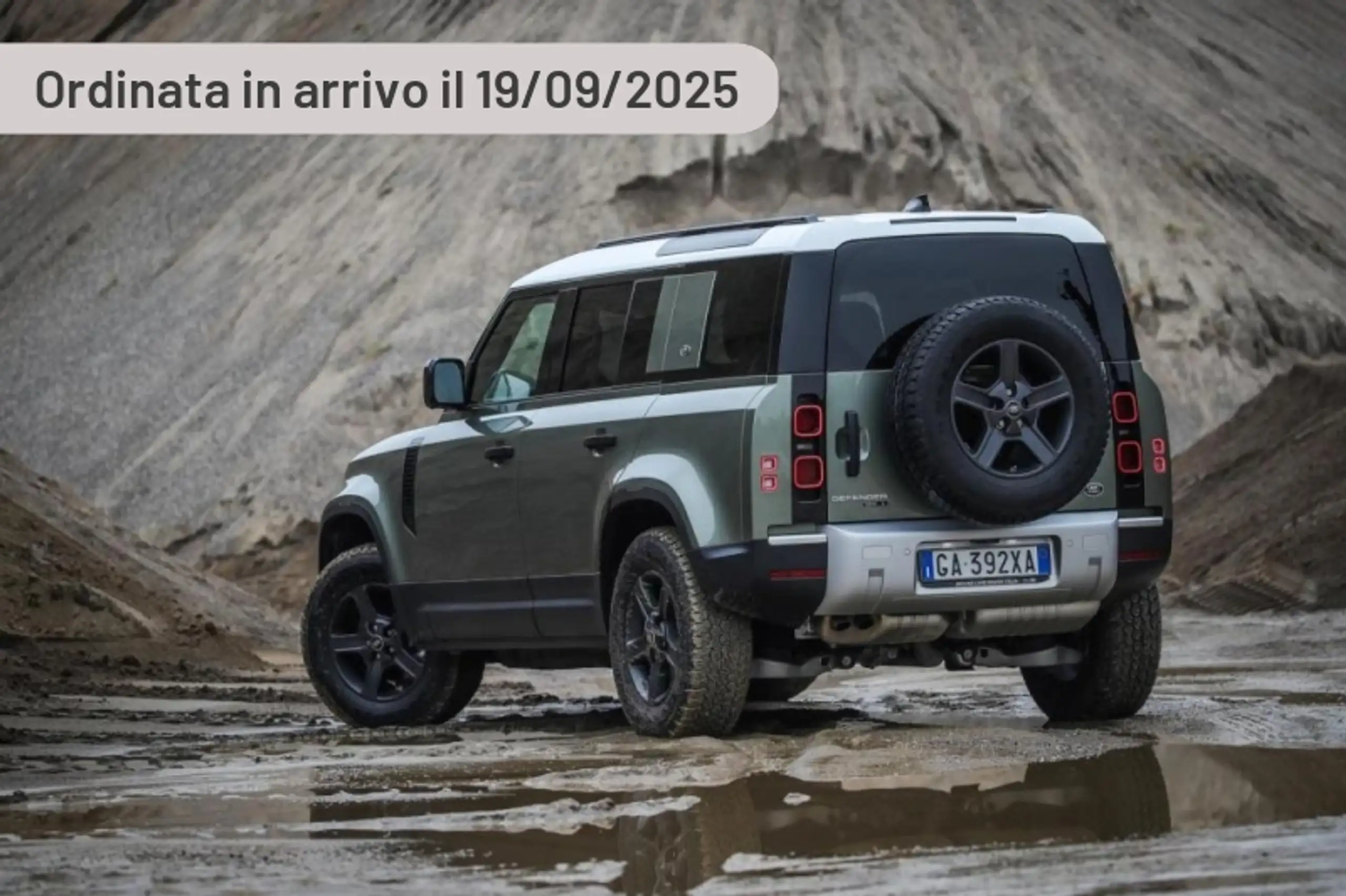 Land Rover Defender 2024