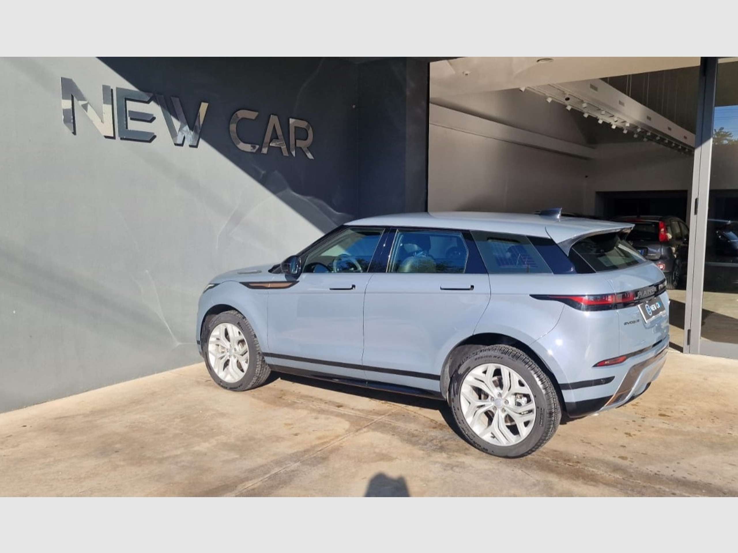 Land Rover - Range Rover Evoque