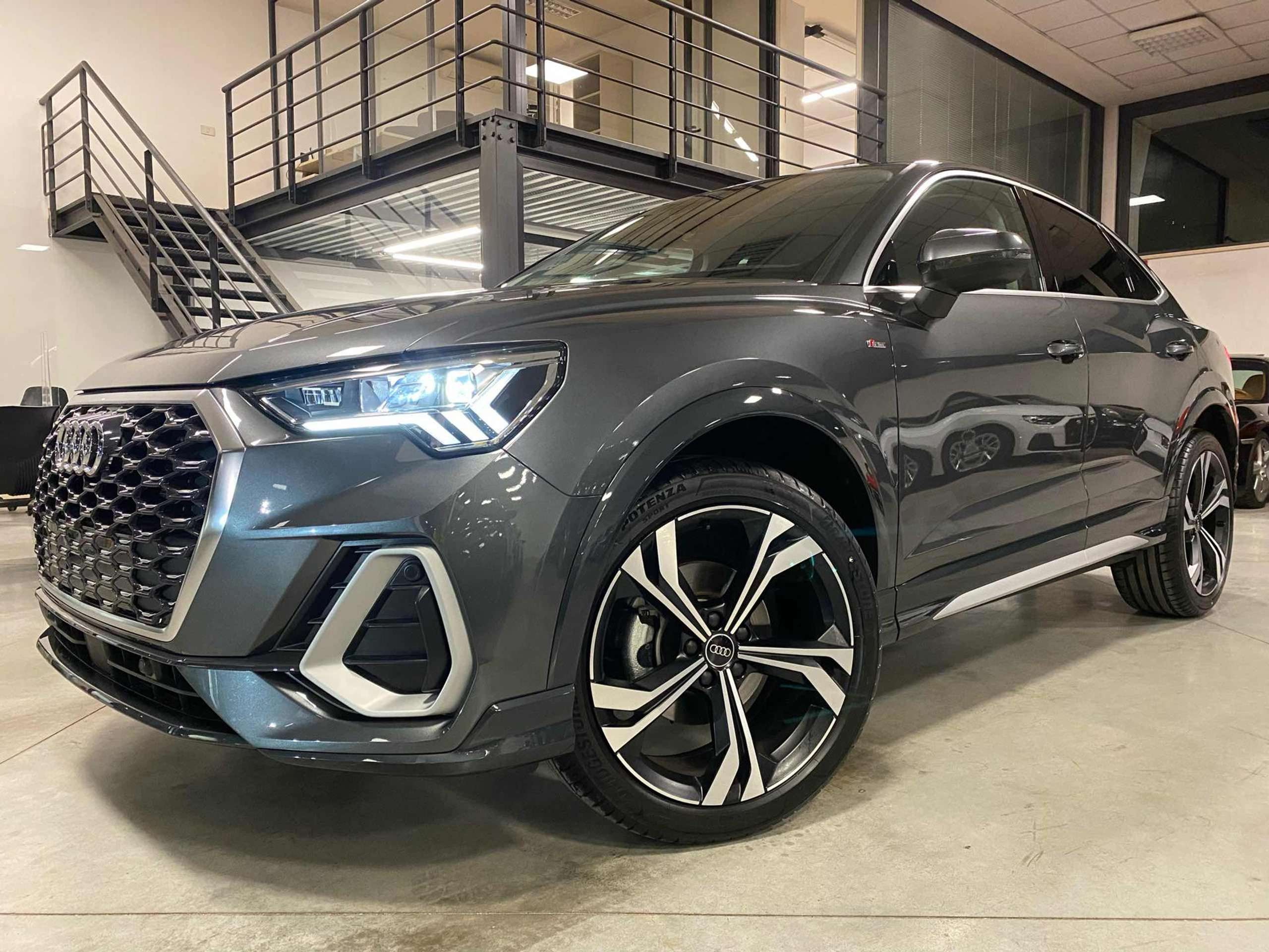 Audi - Q3