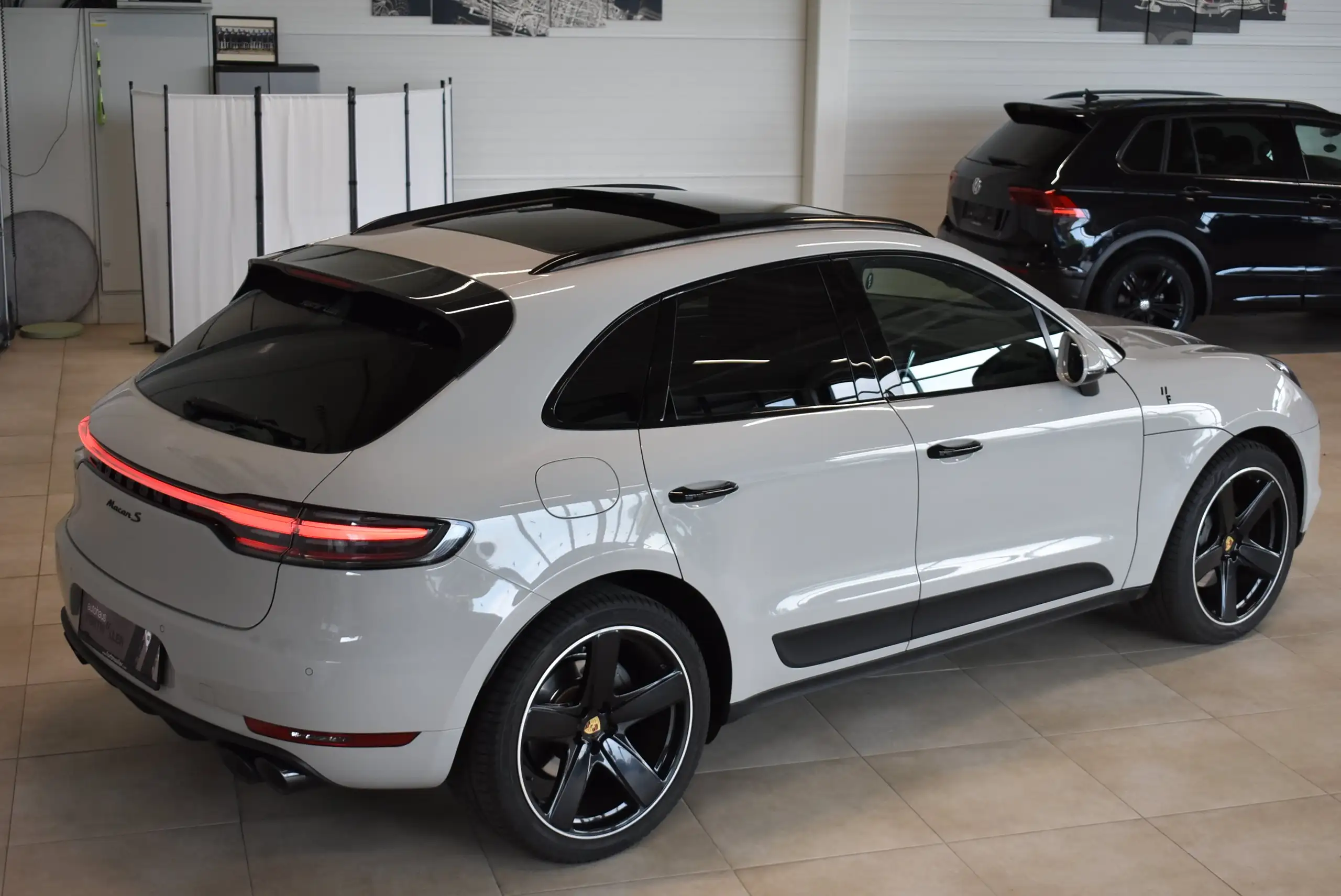 Porsche - Macan