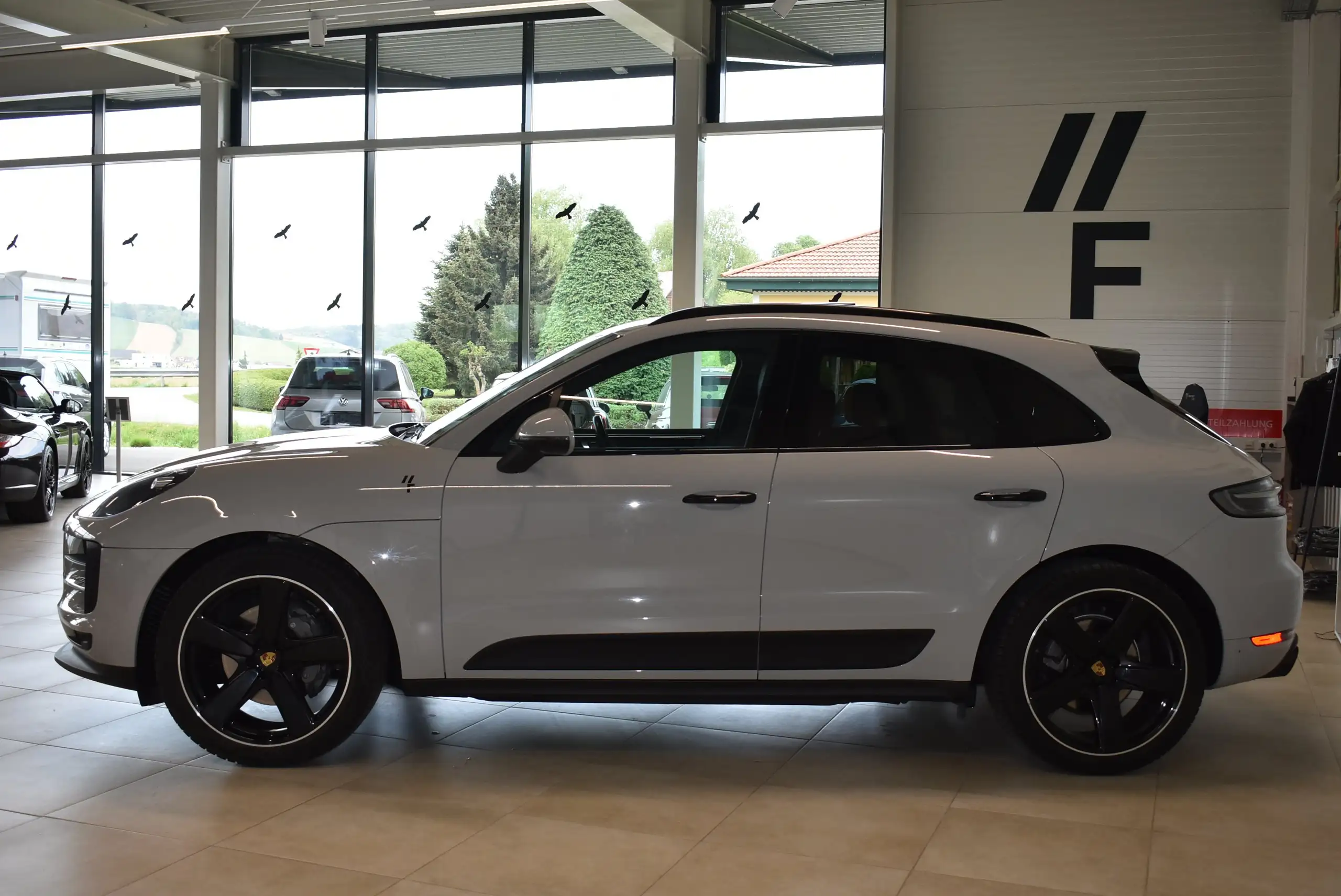 Porsche - Macan