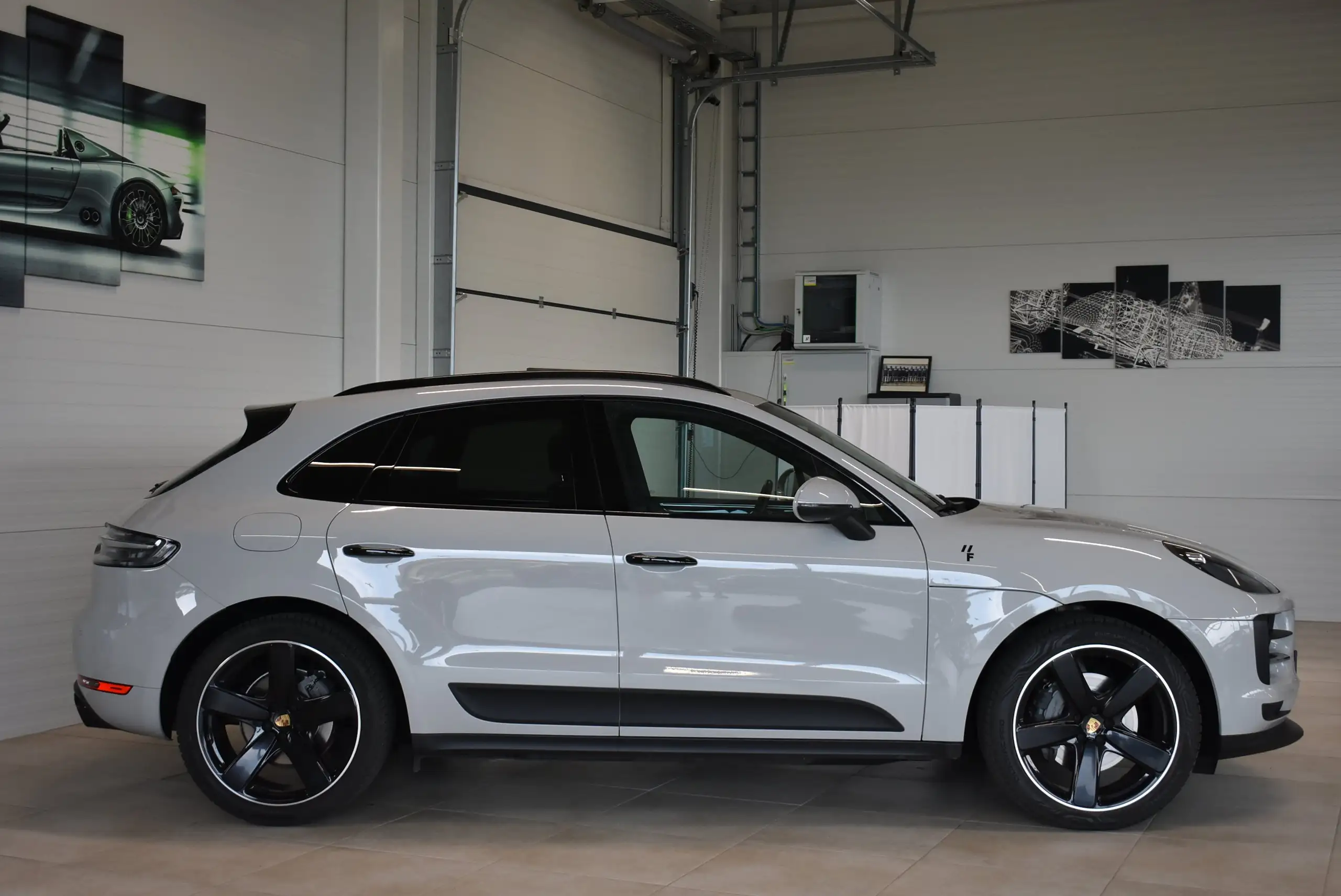 Porsche - Macan