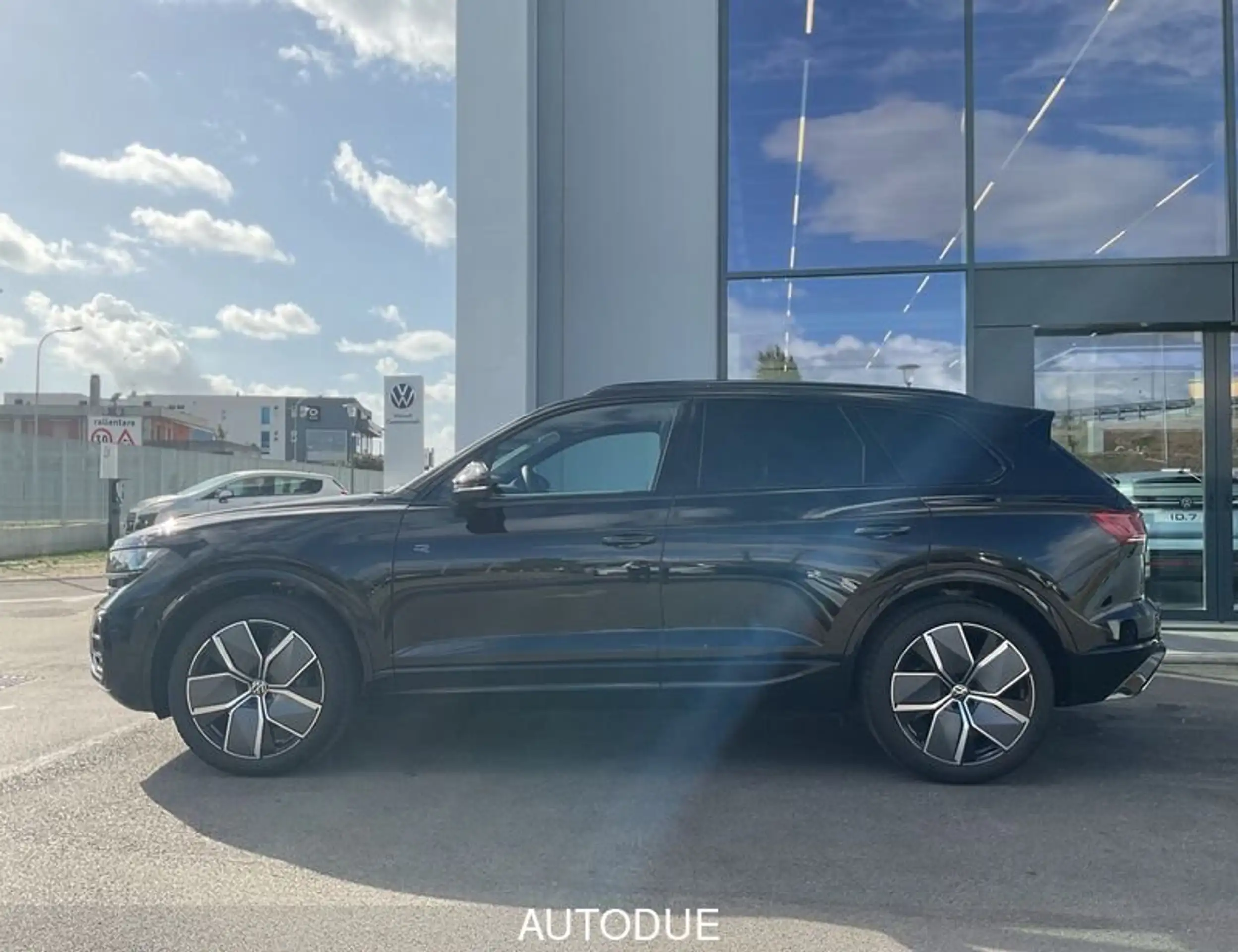 Volkswagen - Touareg