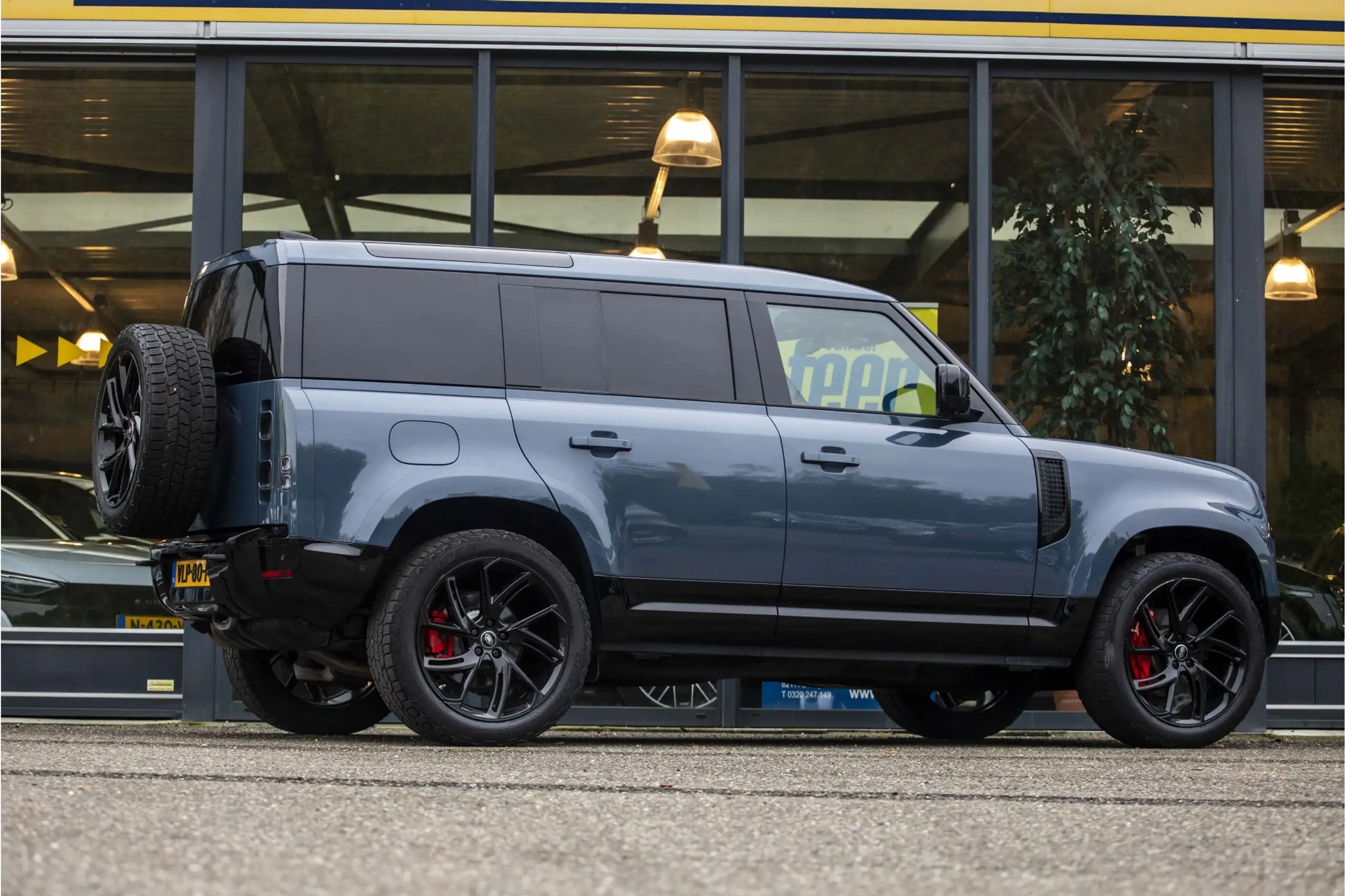 Land Rover - Defender