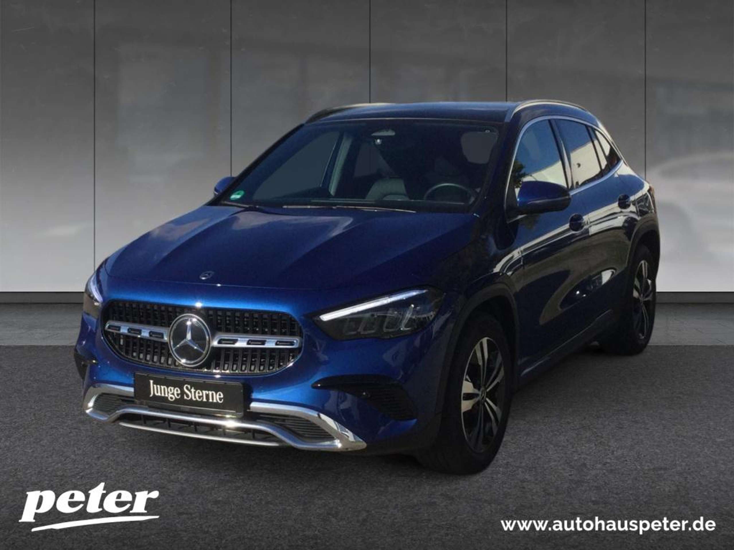 Mercedes-Benz - GLA 220