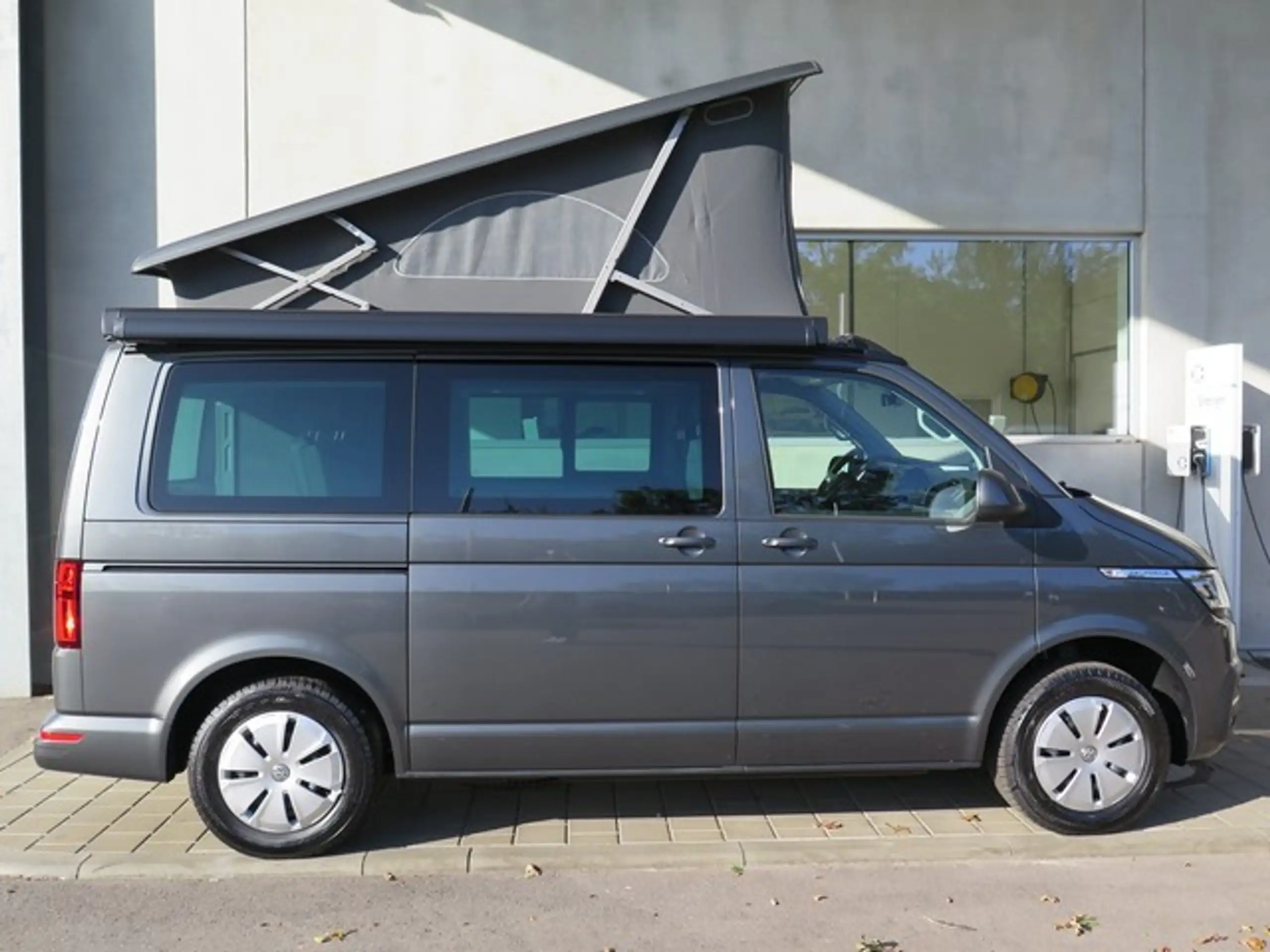 Volkswagen - T6.1 California