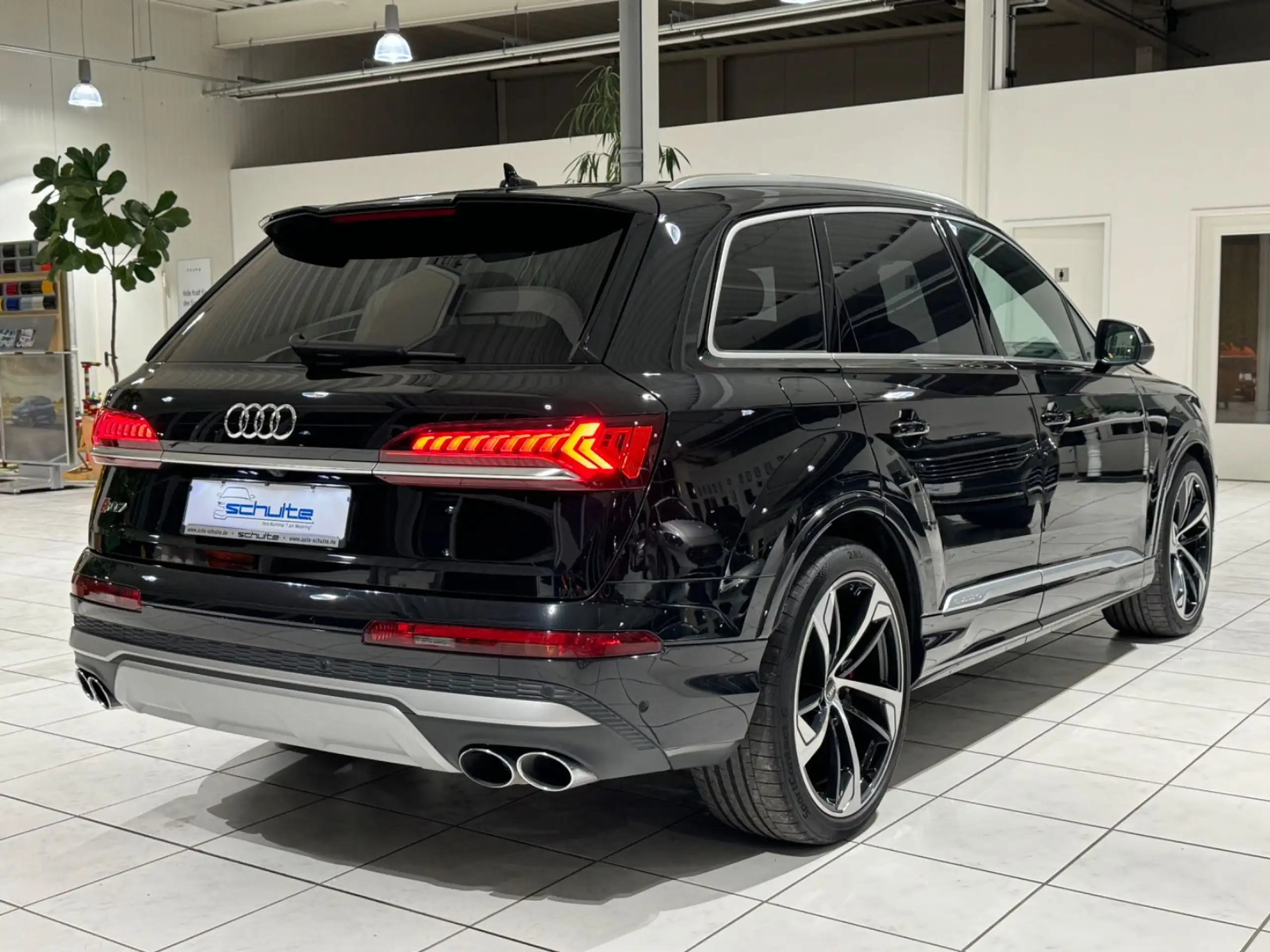 Audi - SQ7