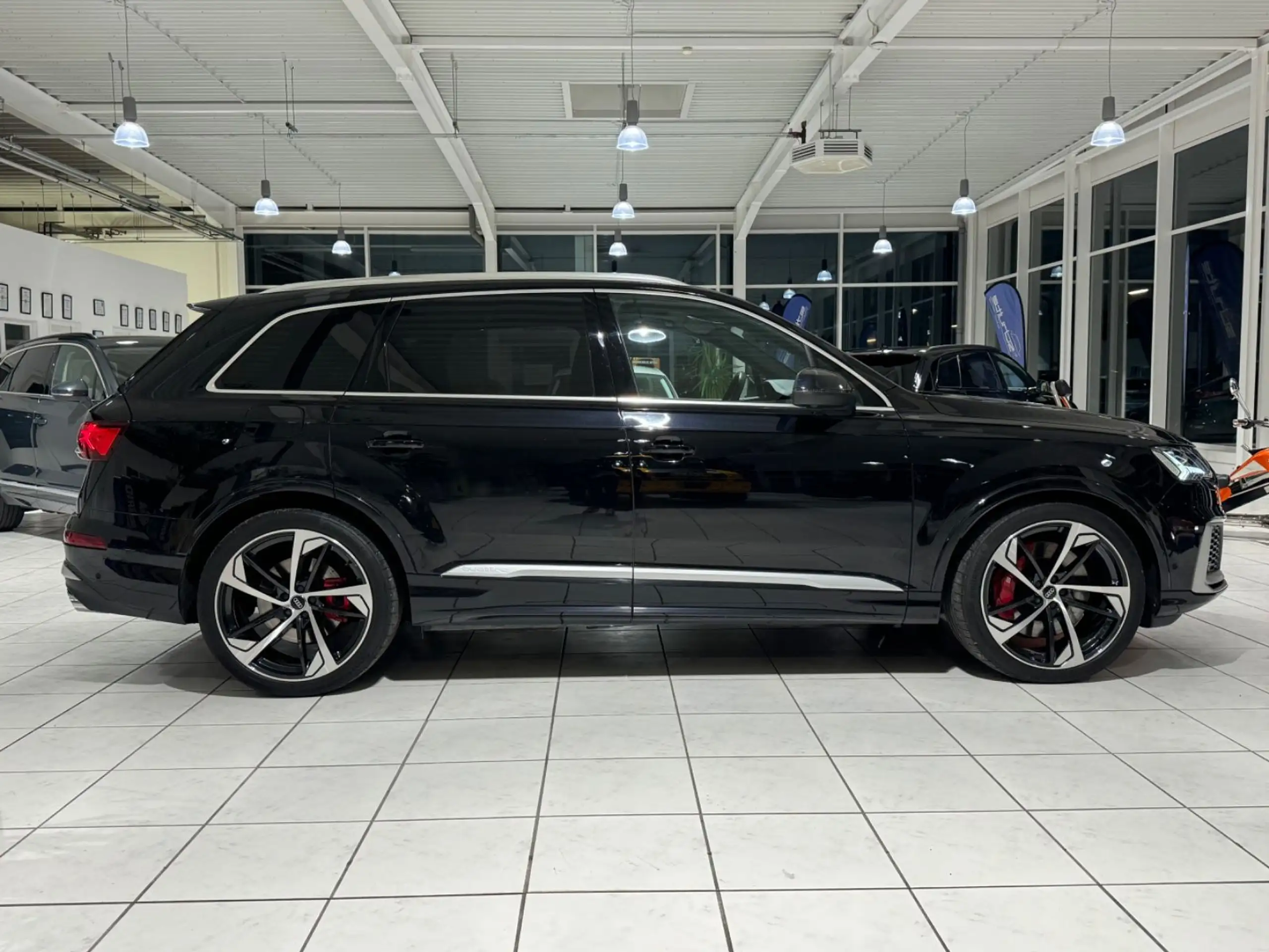 Audi - SQ7