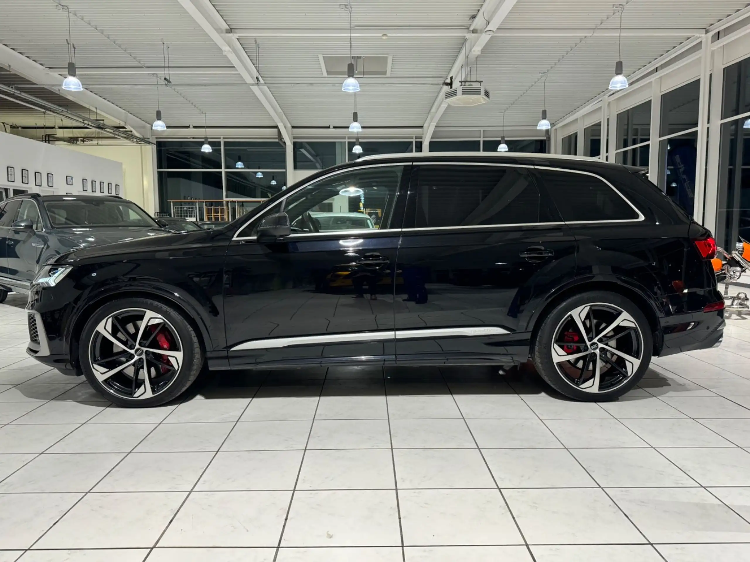 Audi - SQ7