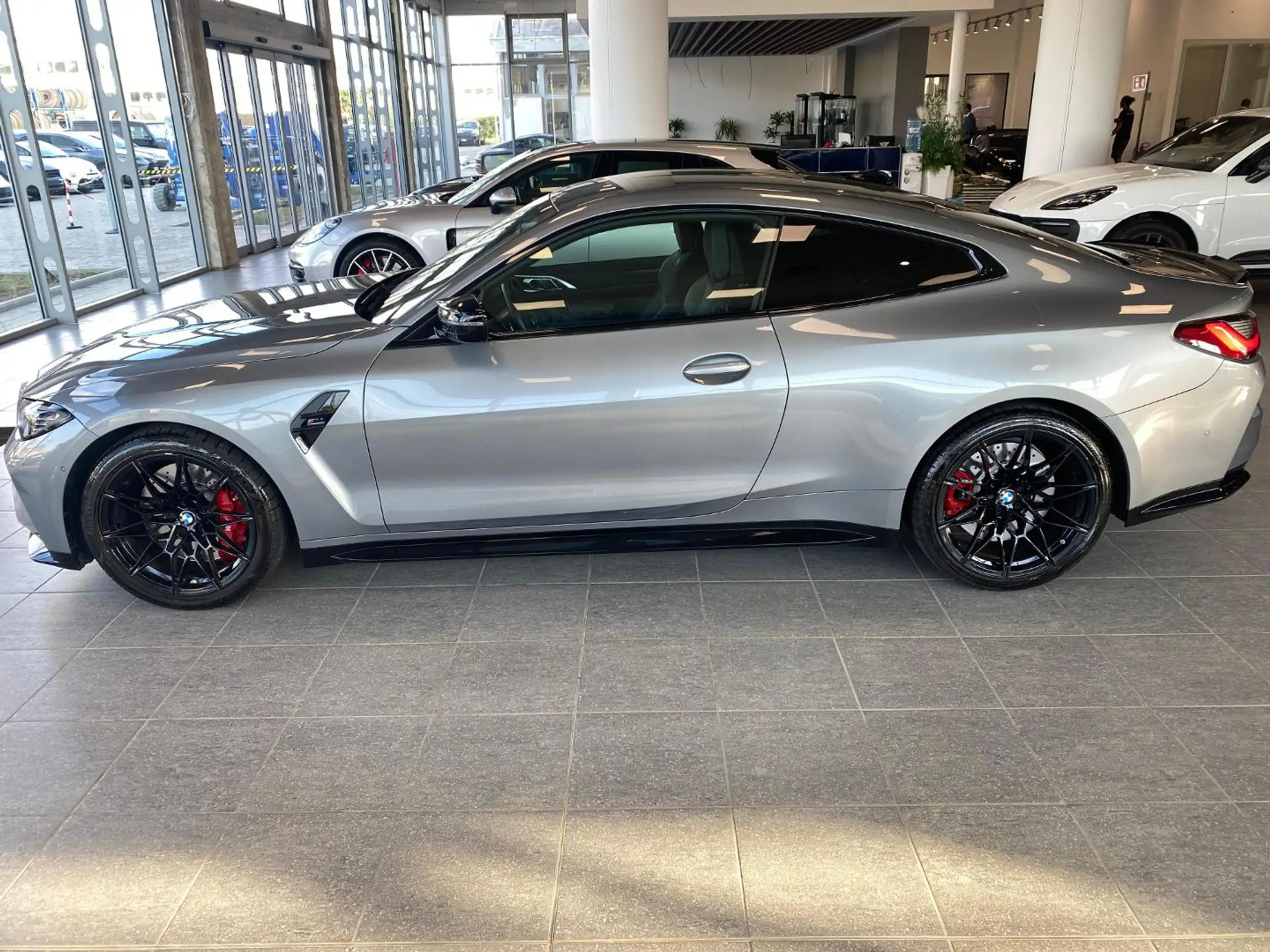 BMW - M4