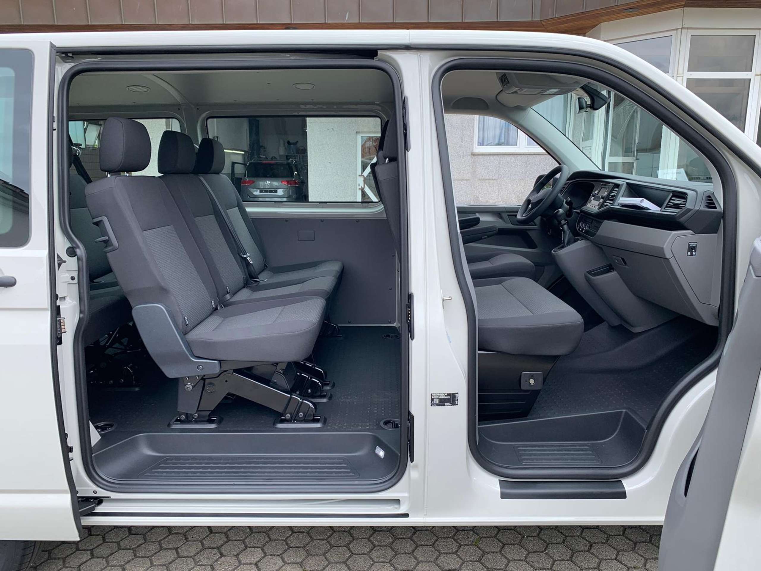 Volkswagen - T6.1 Transporter