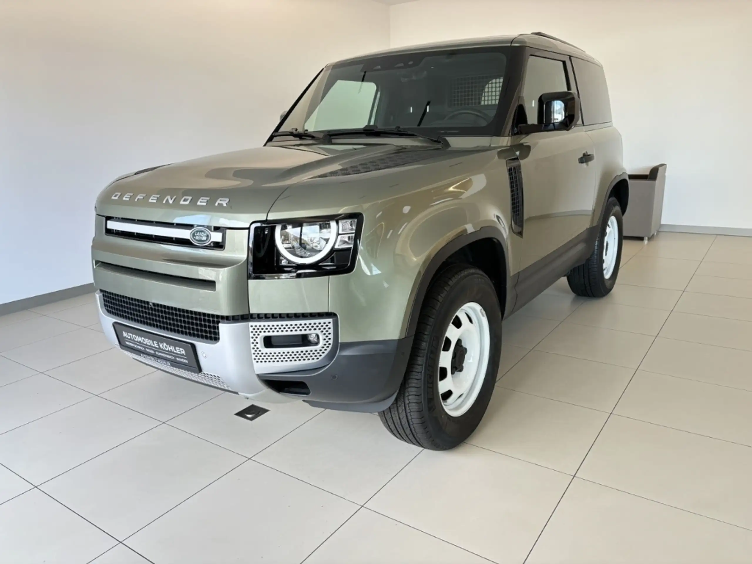 Land Rover Defender 2022