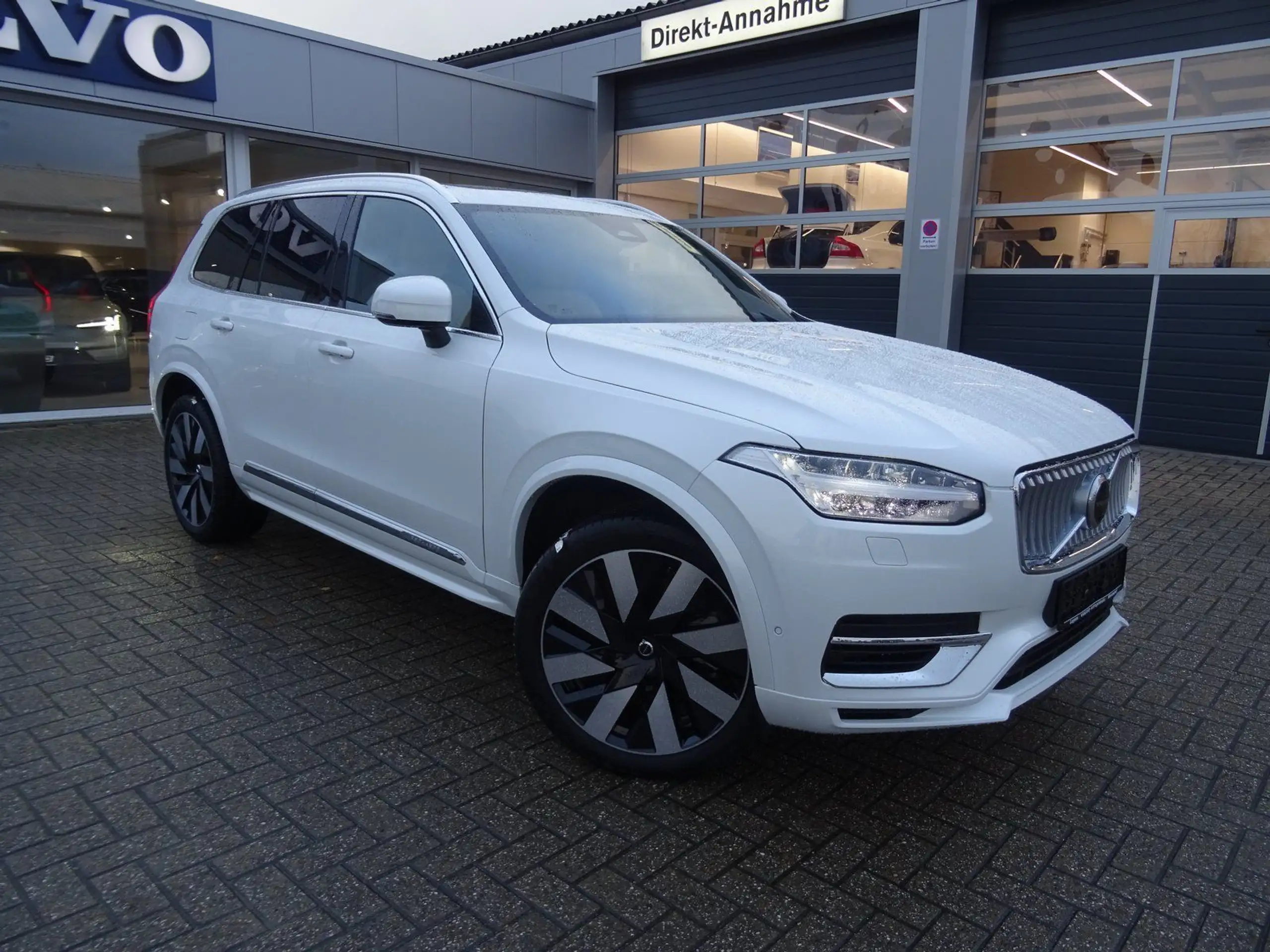 Volvo - XC90