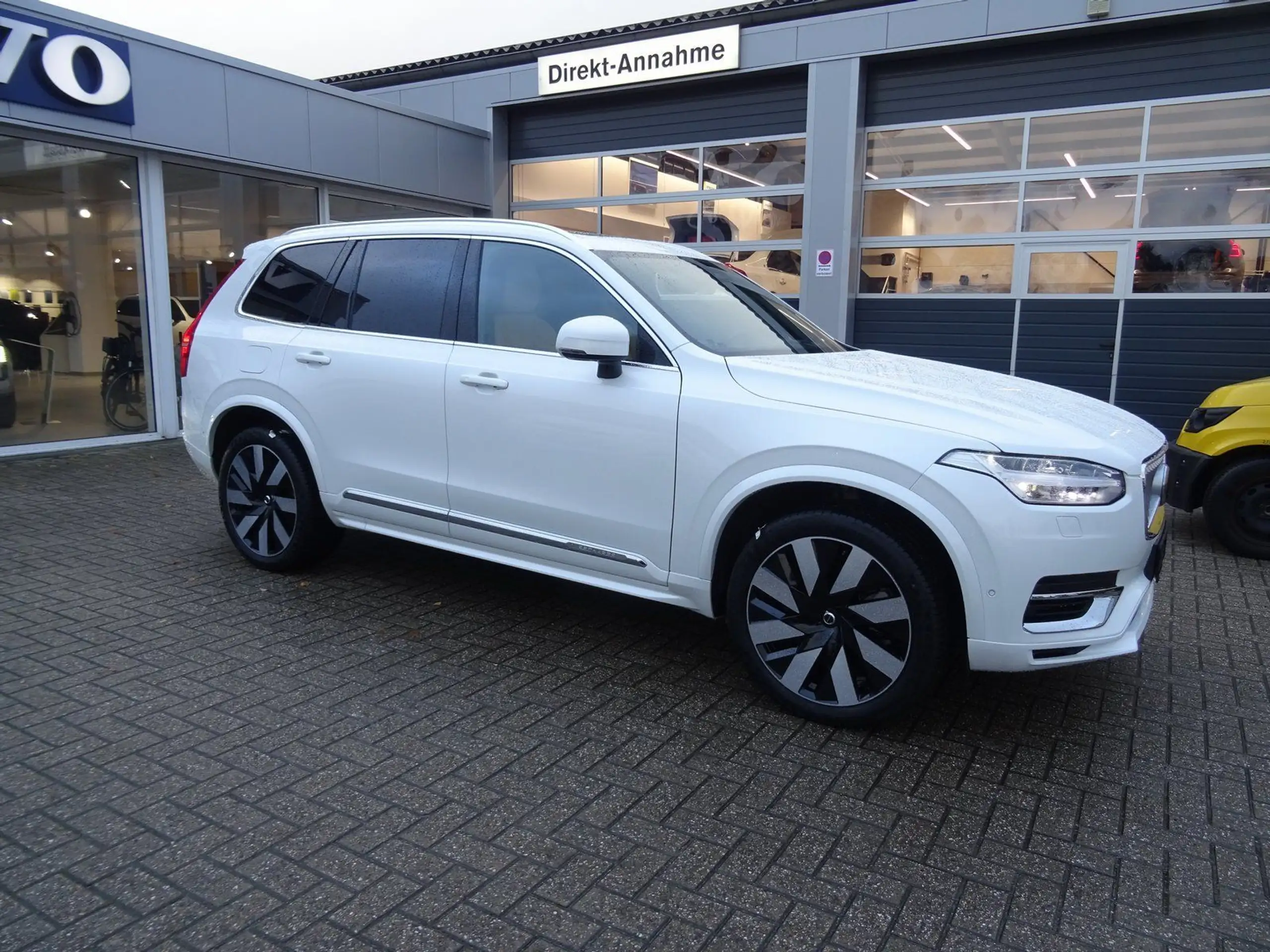 Volvo - XC90