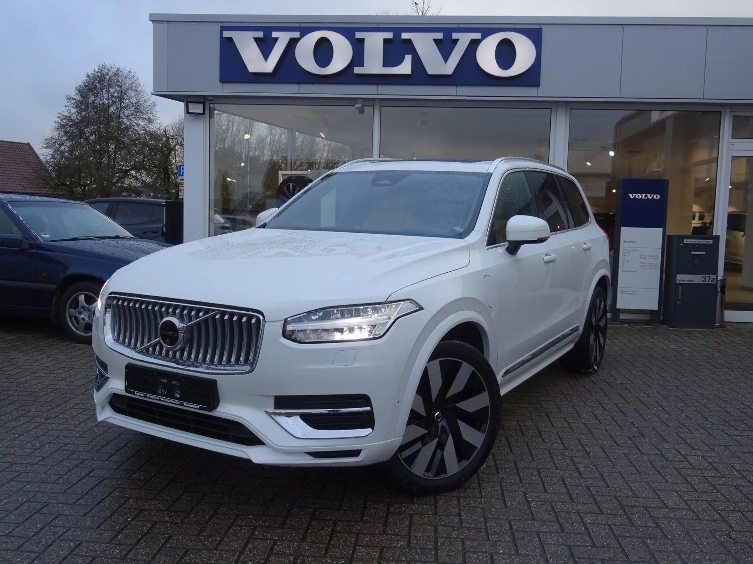 Volvo - XC90