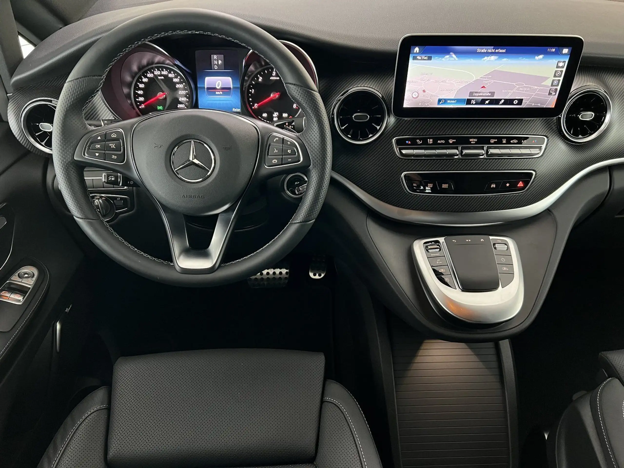 Mercedes-Benz - V 300