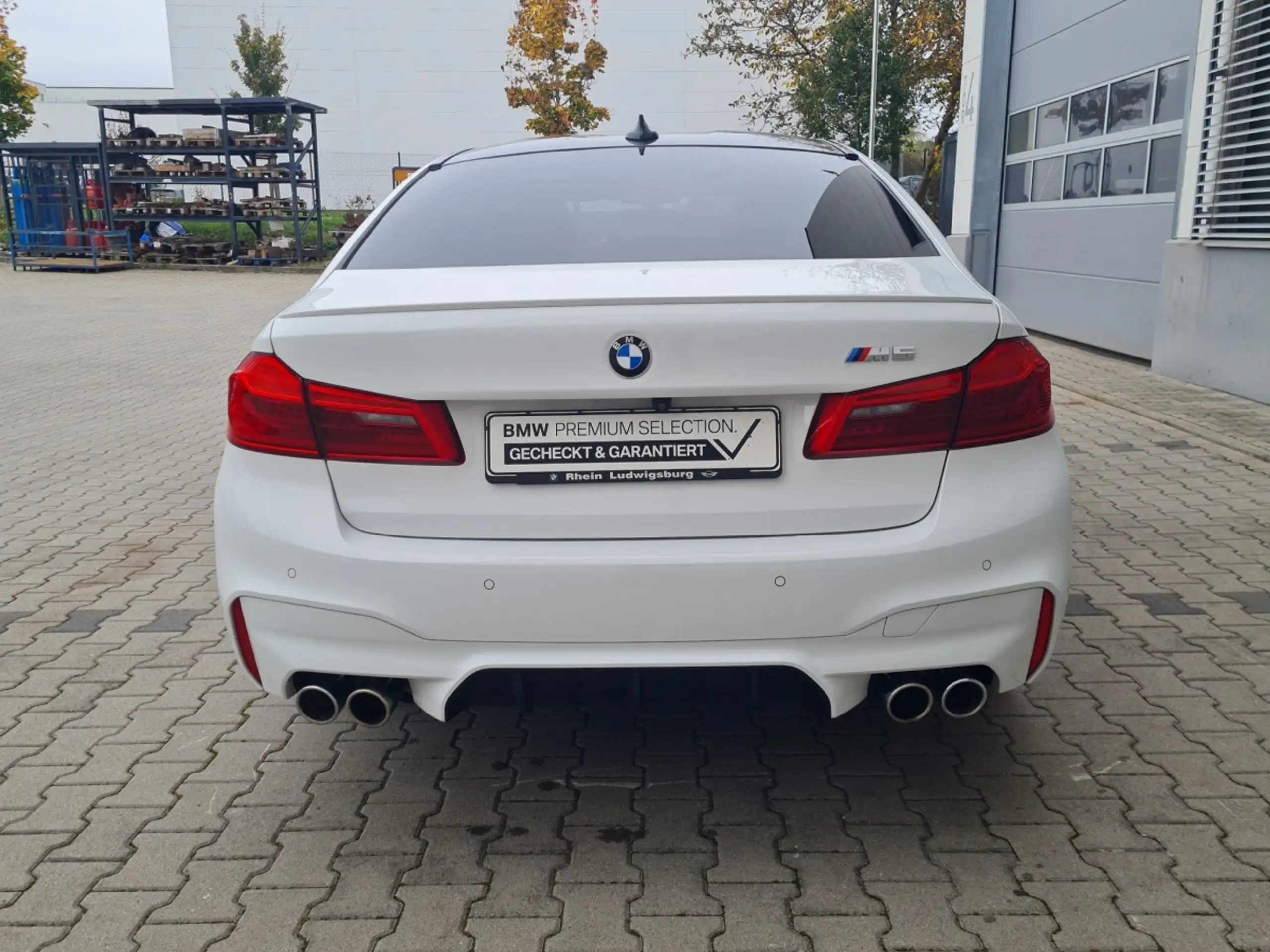 BMW - M5