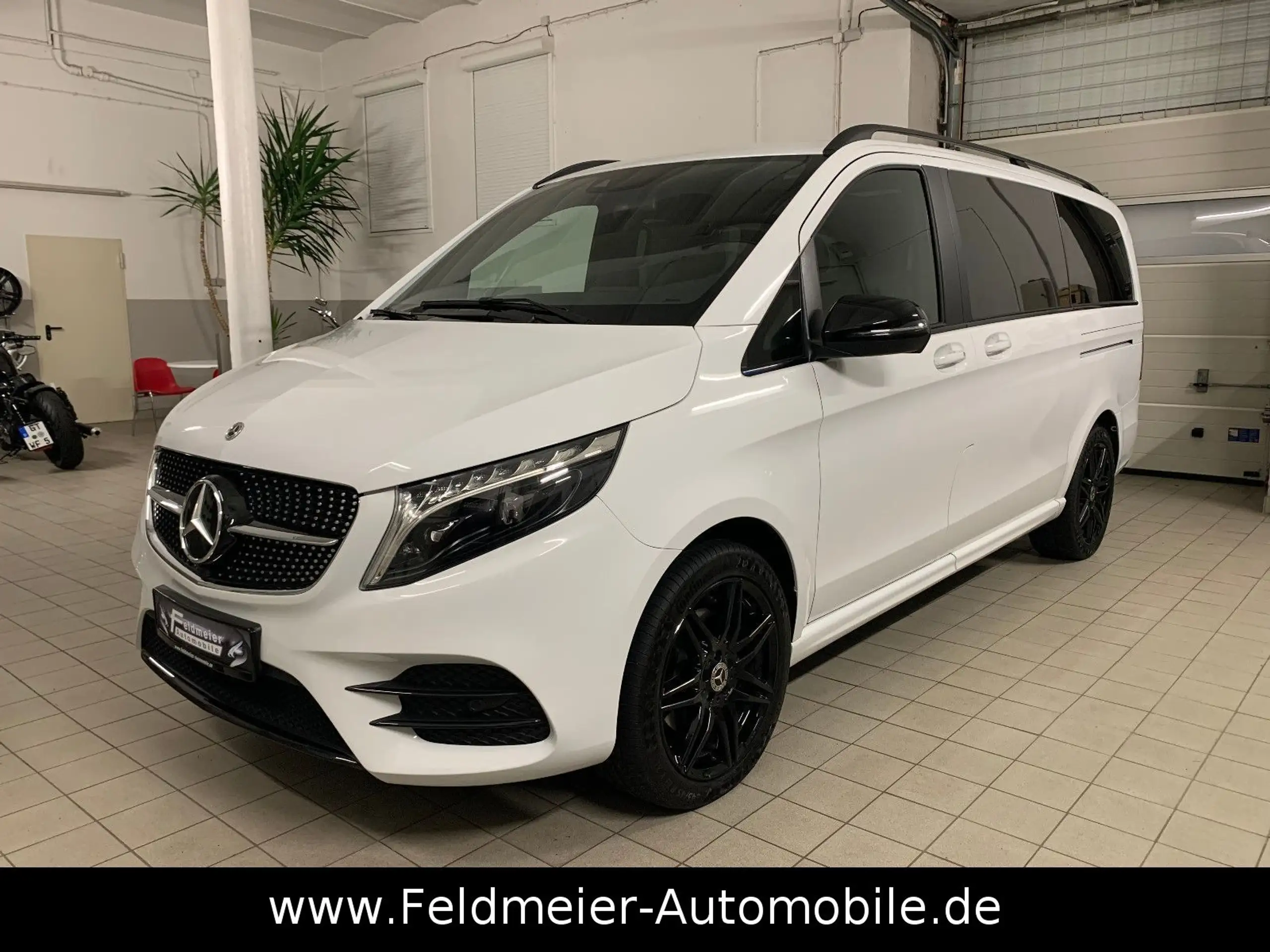 Mercedes-Benz - V 250