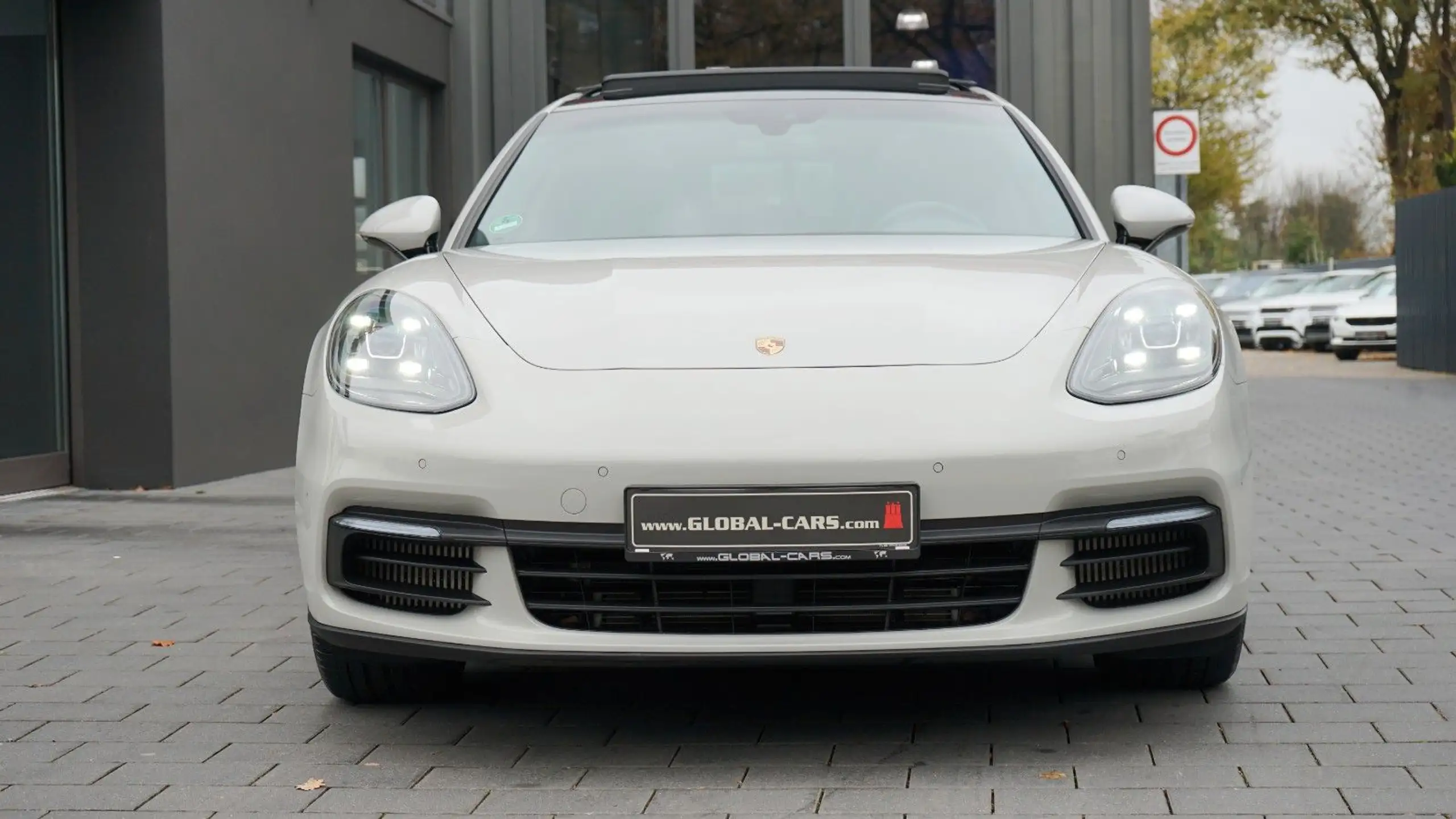 Porsche - Panamera