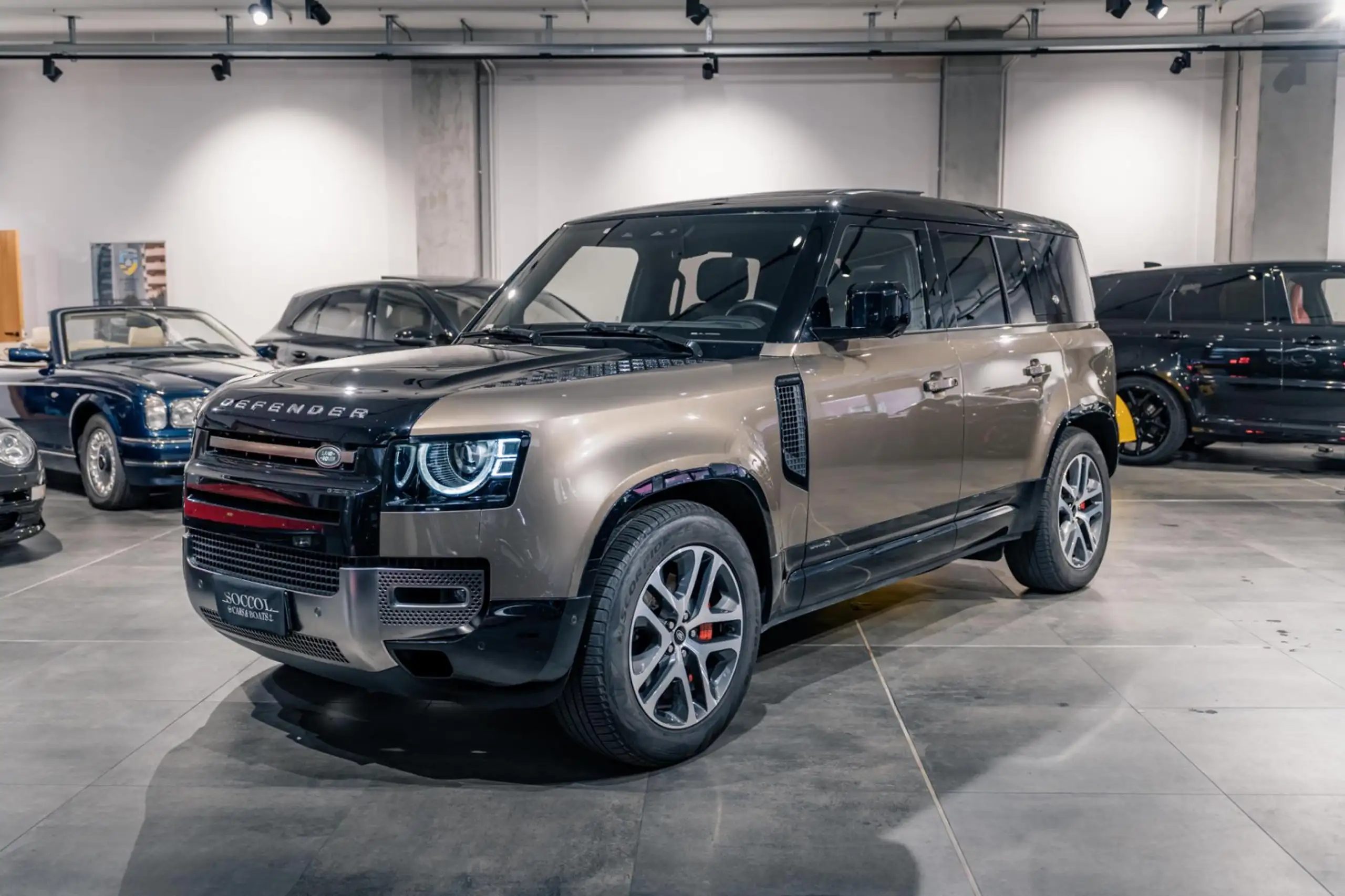 Land Rover Defender 2021