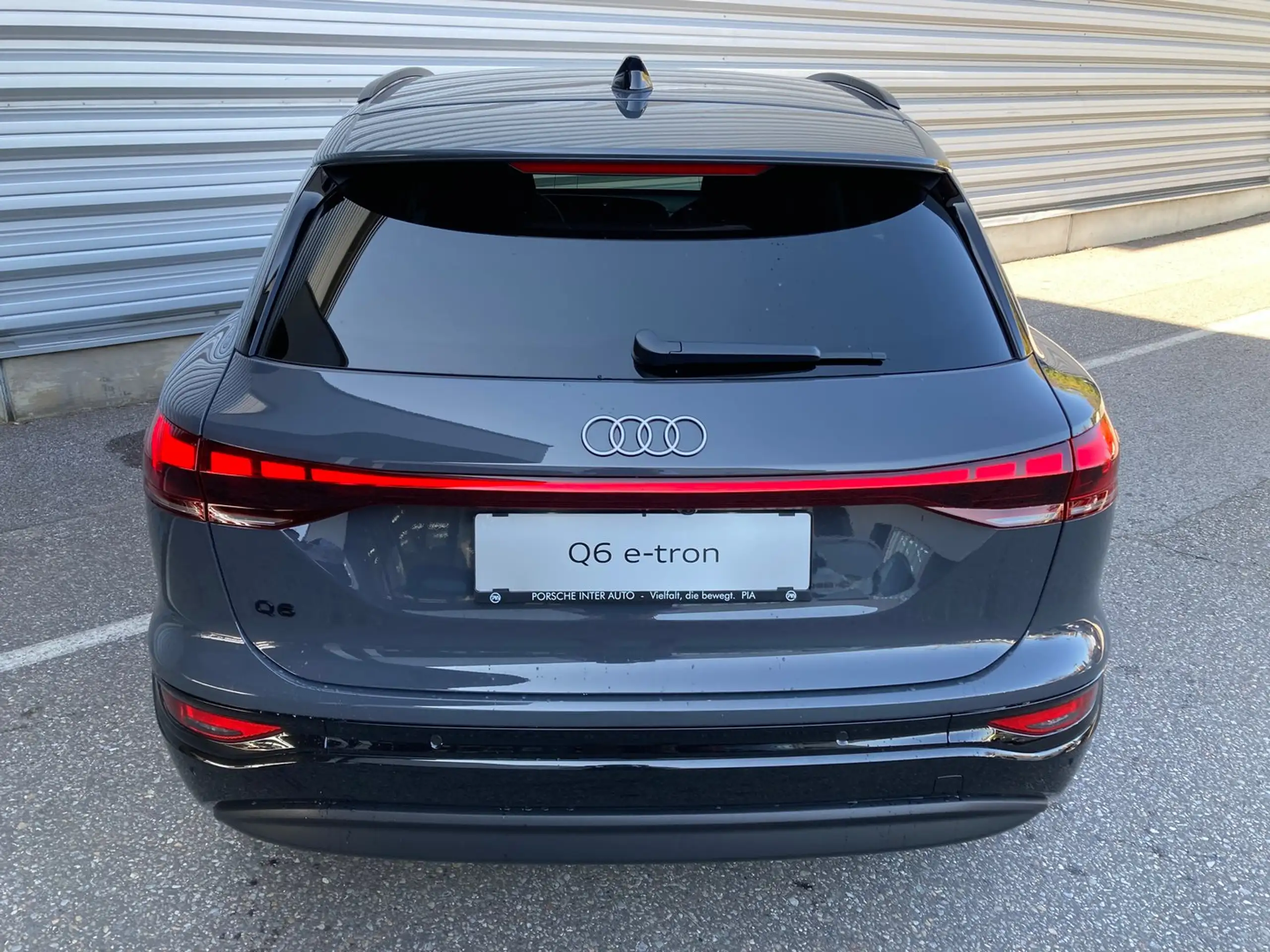 Audi - Q6