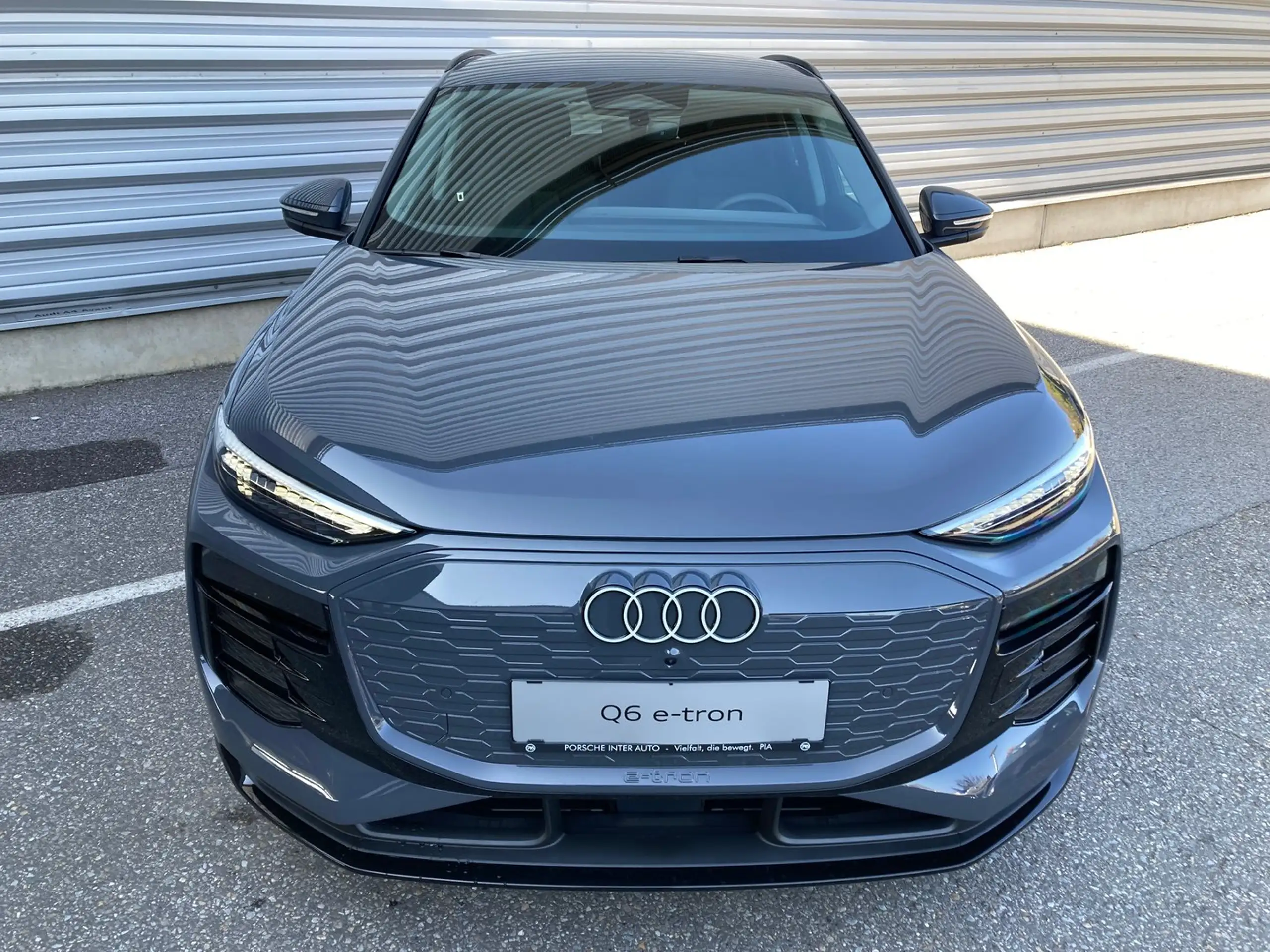 Audi - Q6