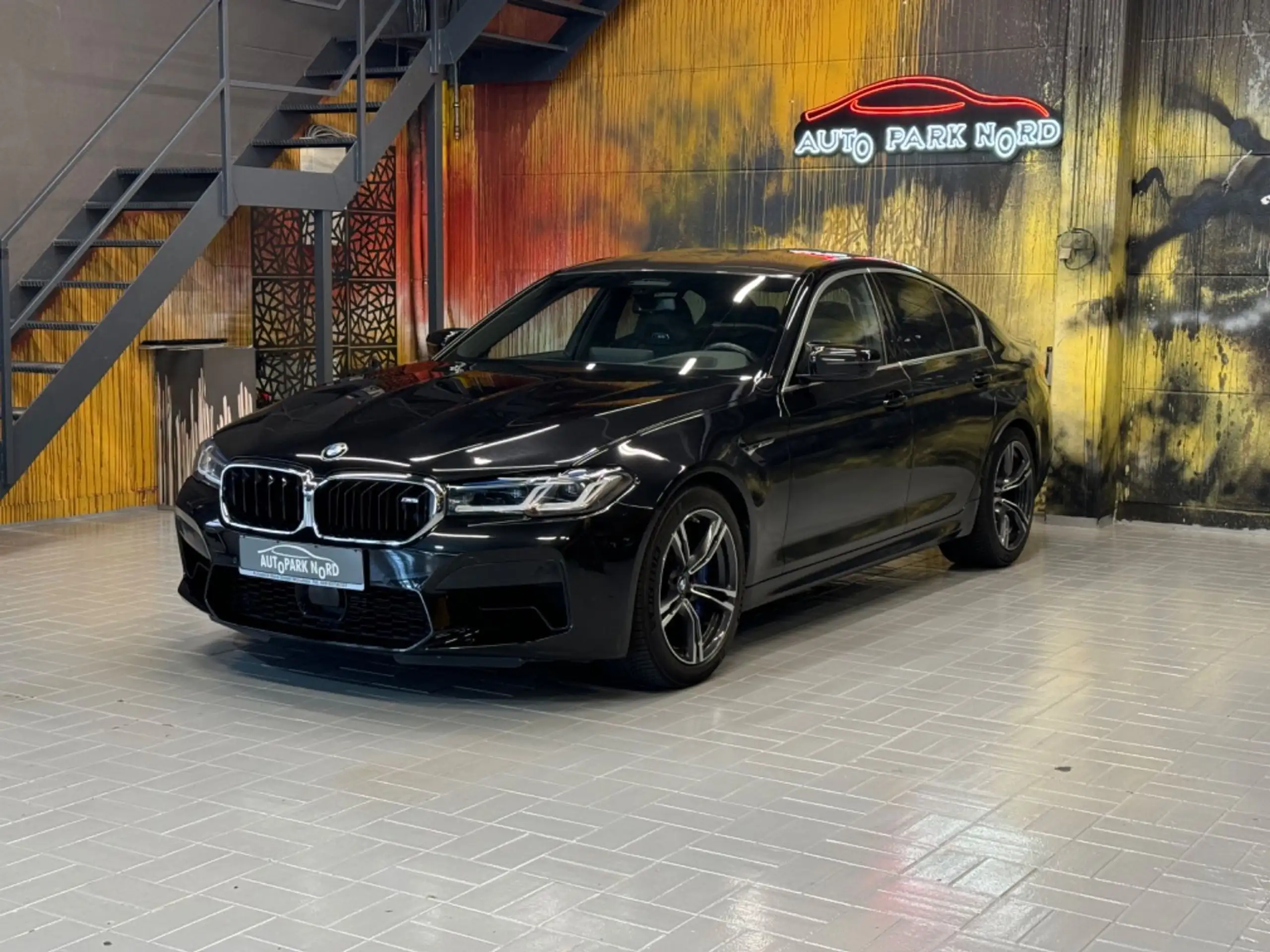 BMW - M5