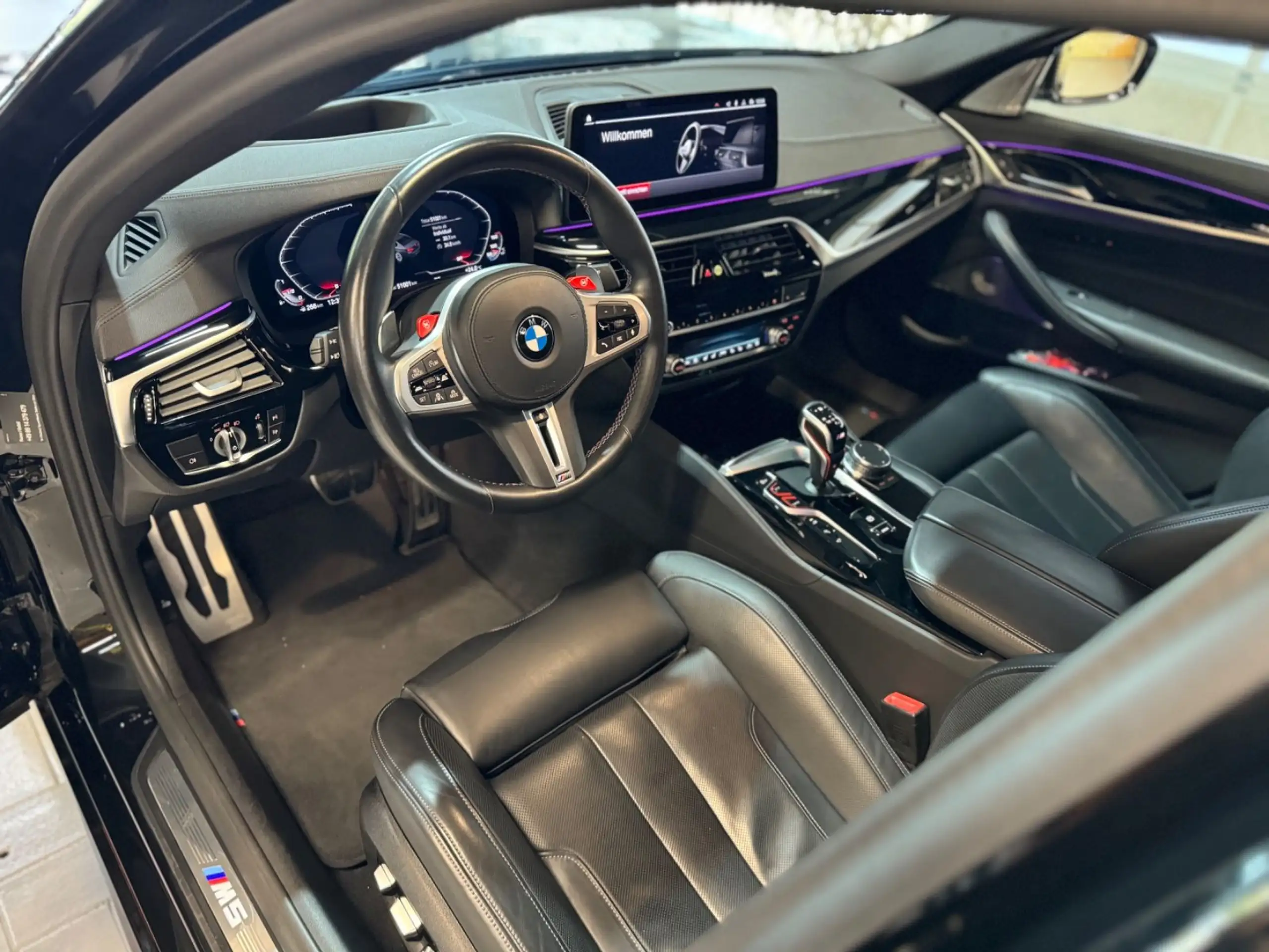 BMW - M5