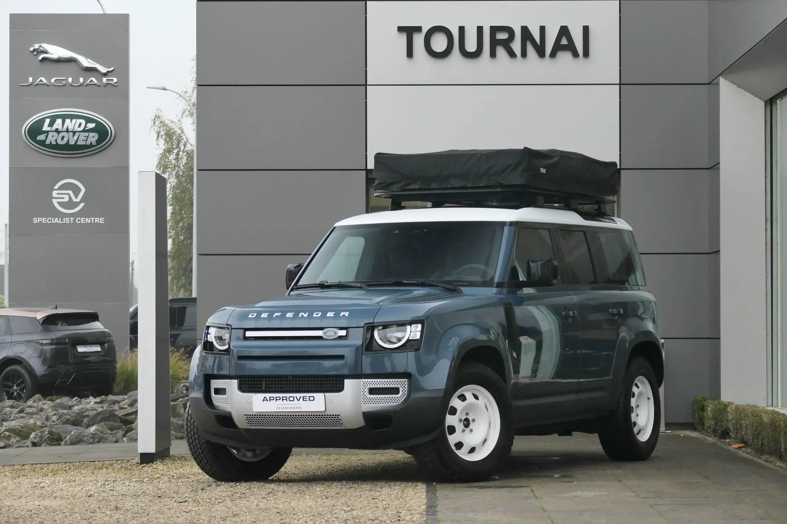 Land Rover Defender 2024