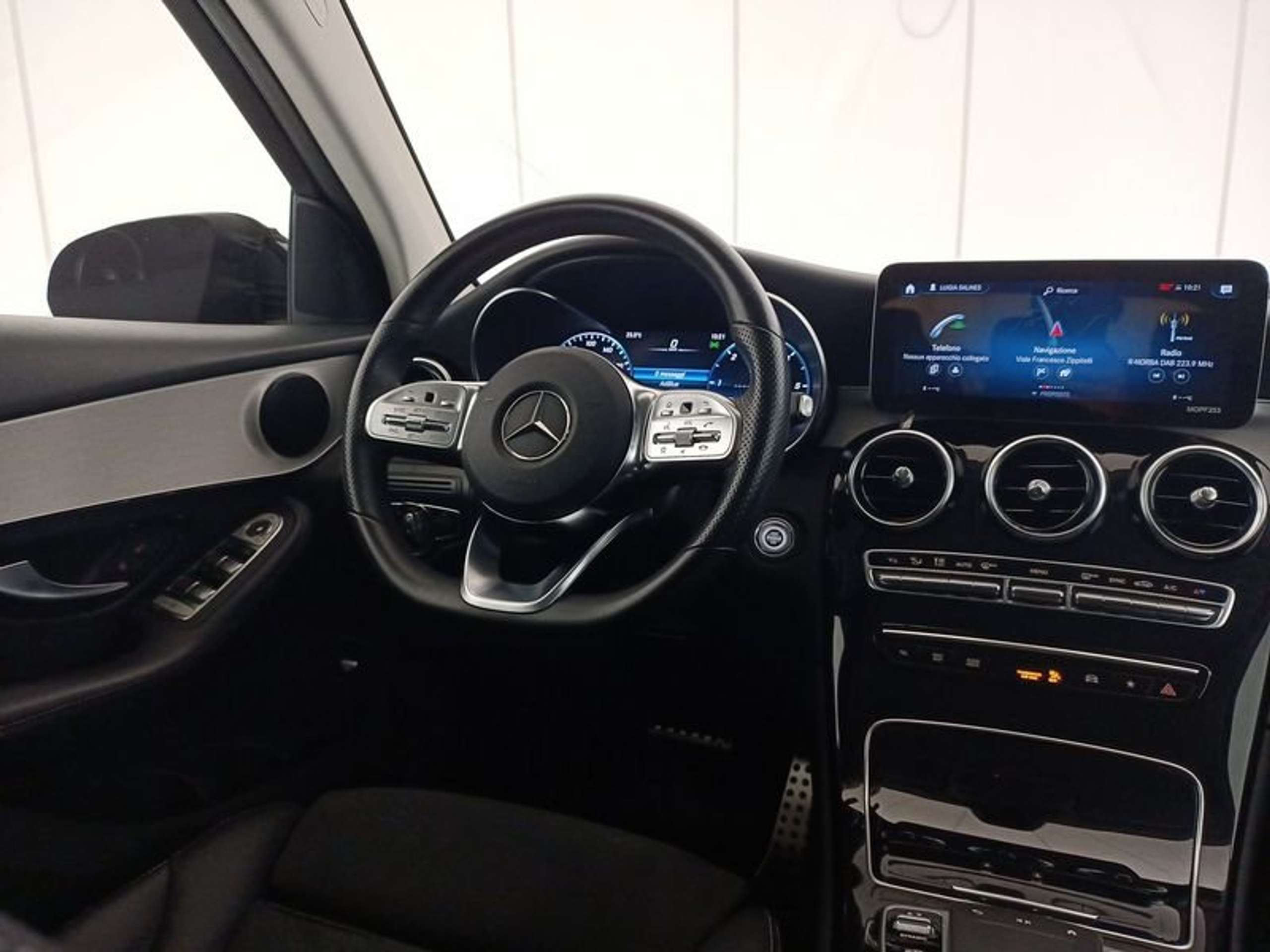 Mercedes-Benz - GLC 220