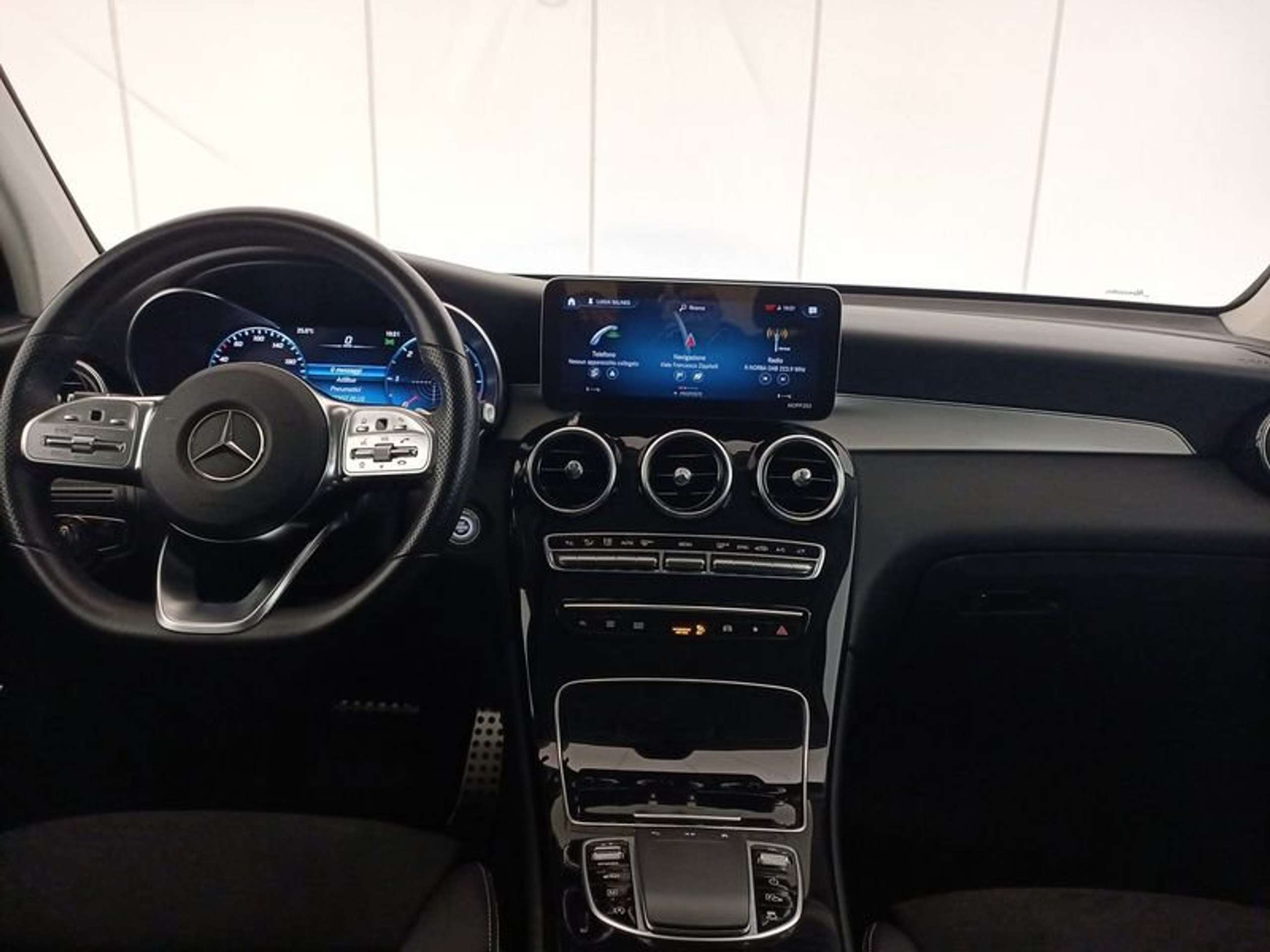 Mercedes-Benz - GLC 220