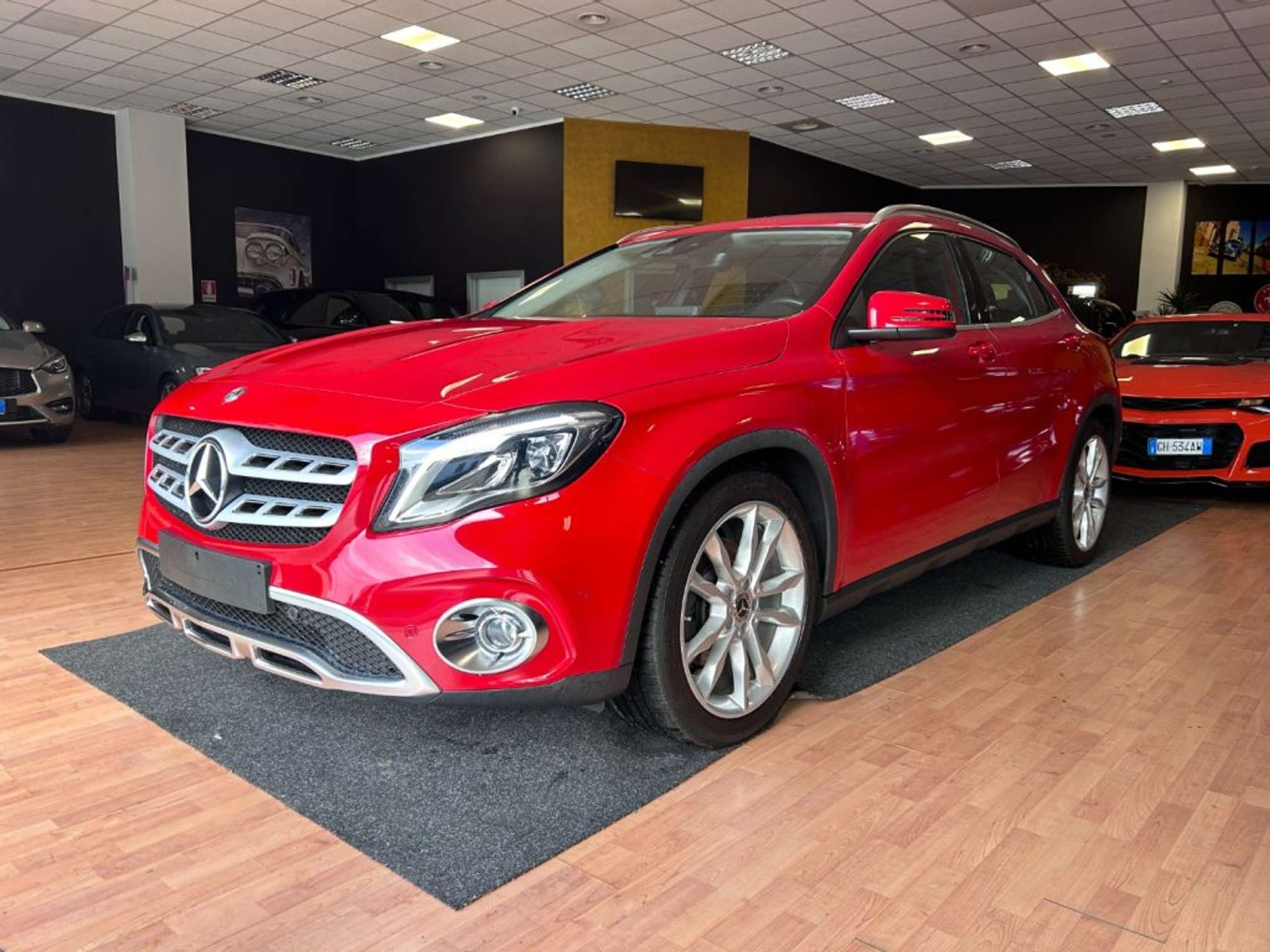 Mercedes-Benz - GLA 250