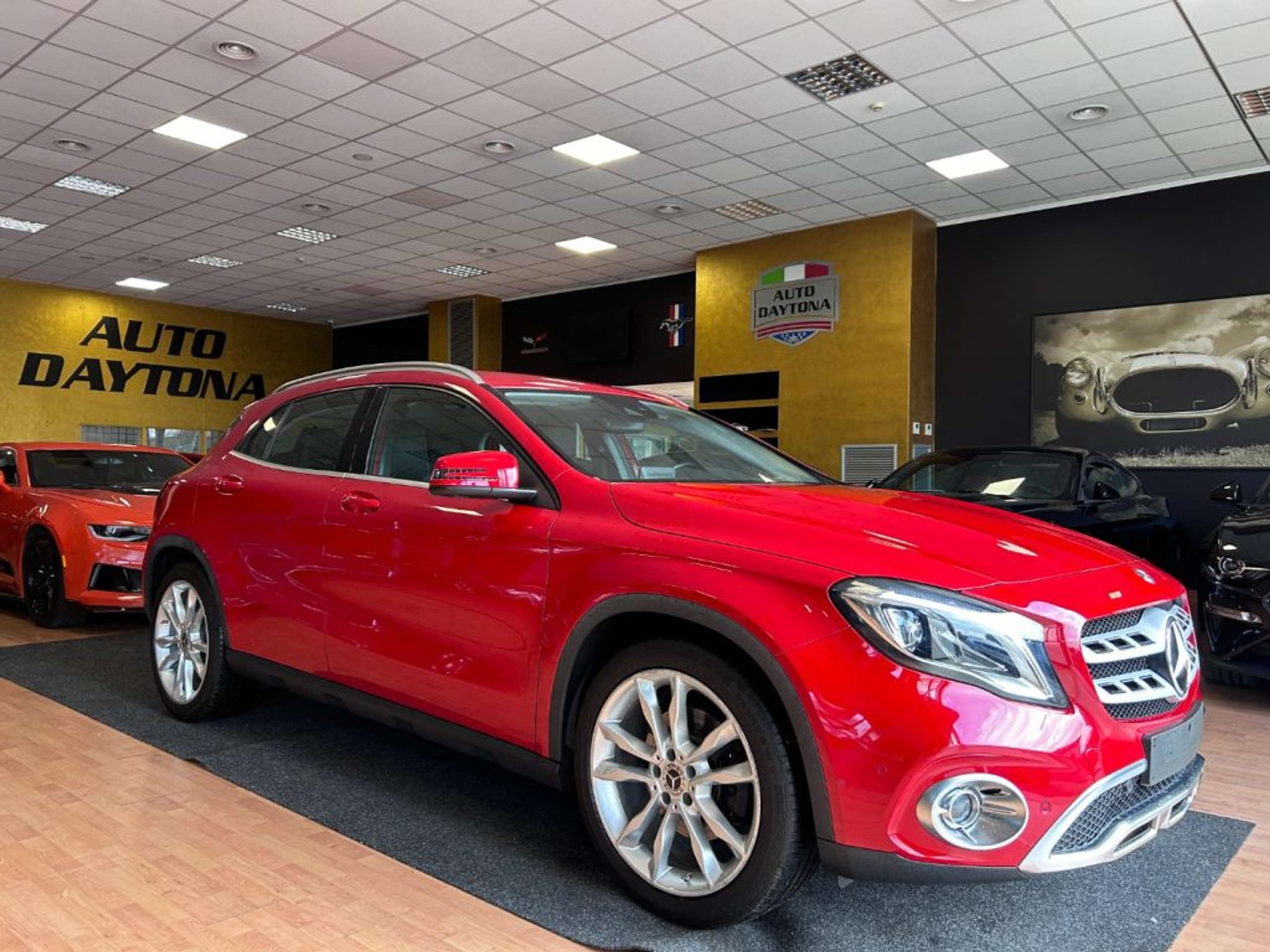 Mercedes-Benz - GLA 250