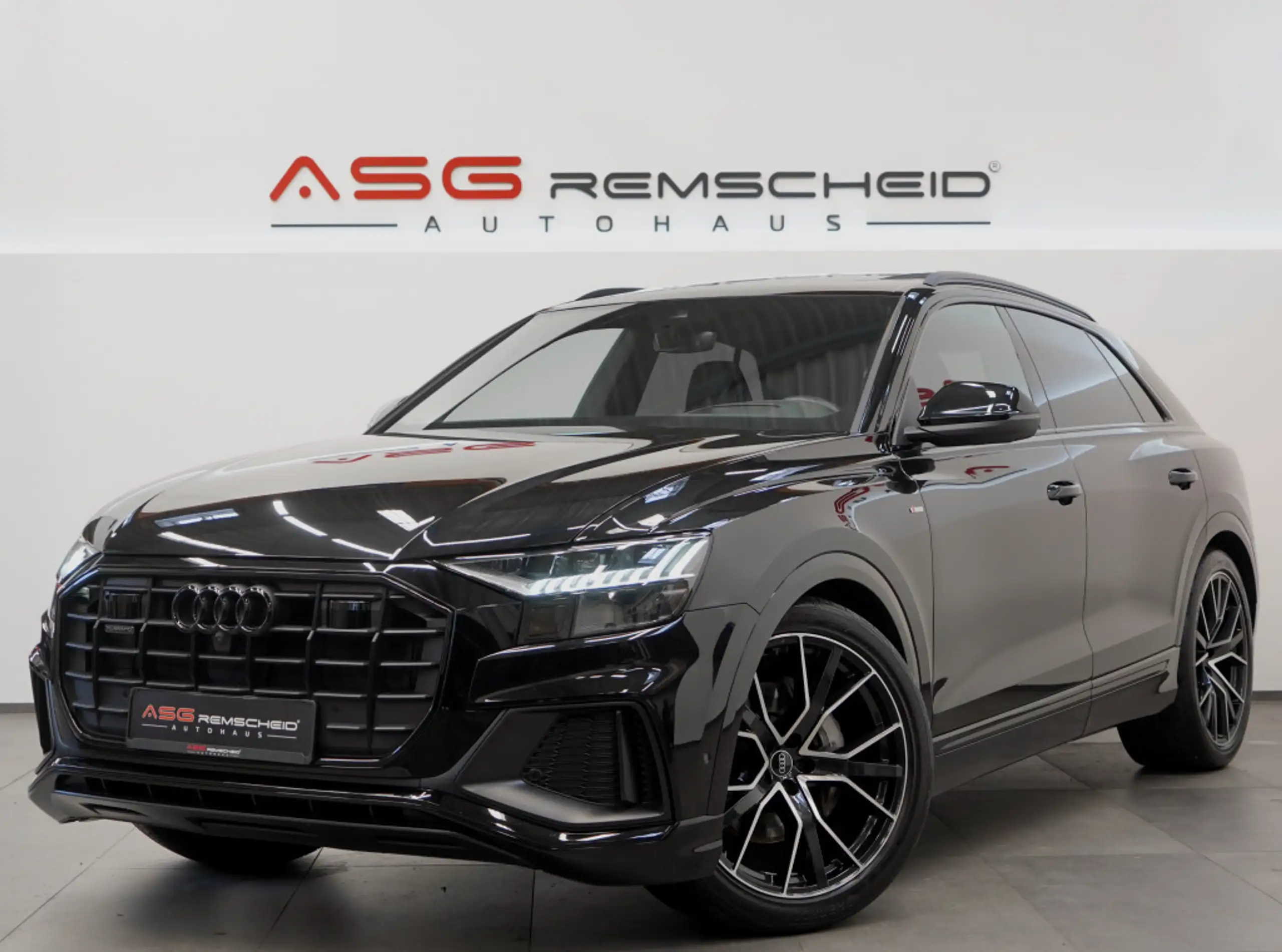 Audi - Q8