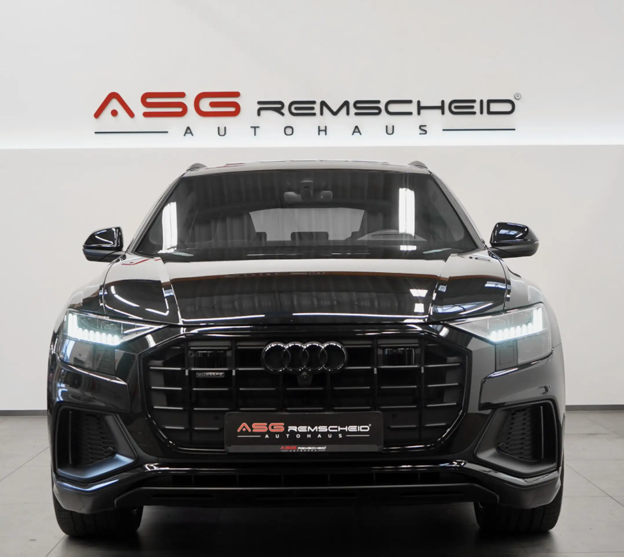 Audi - Q8