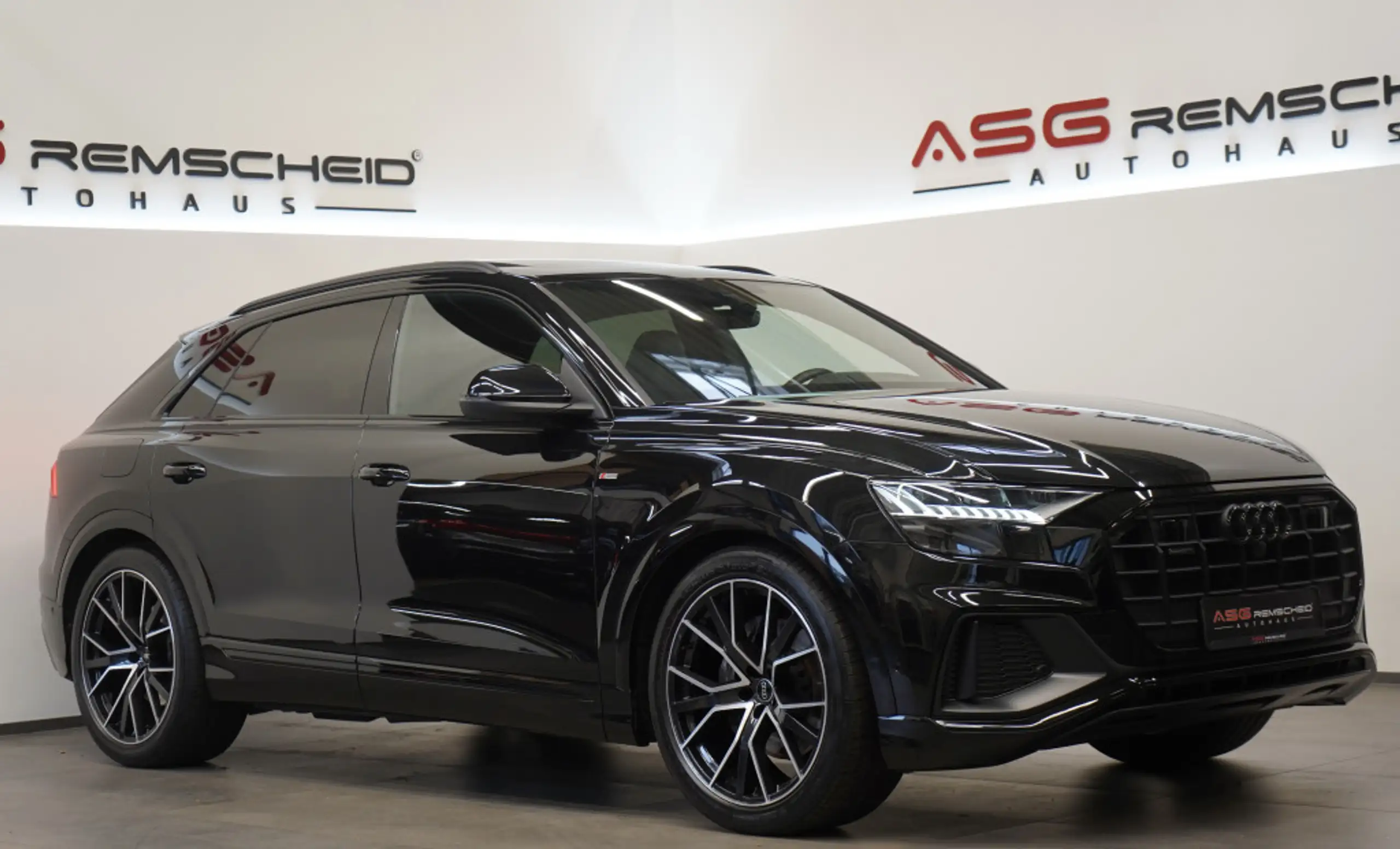 Audi - Q8