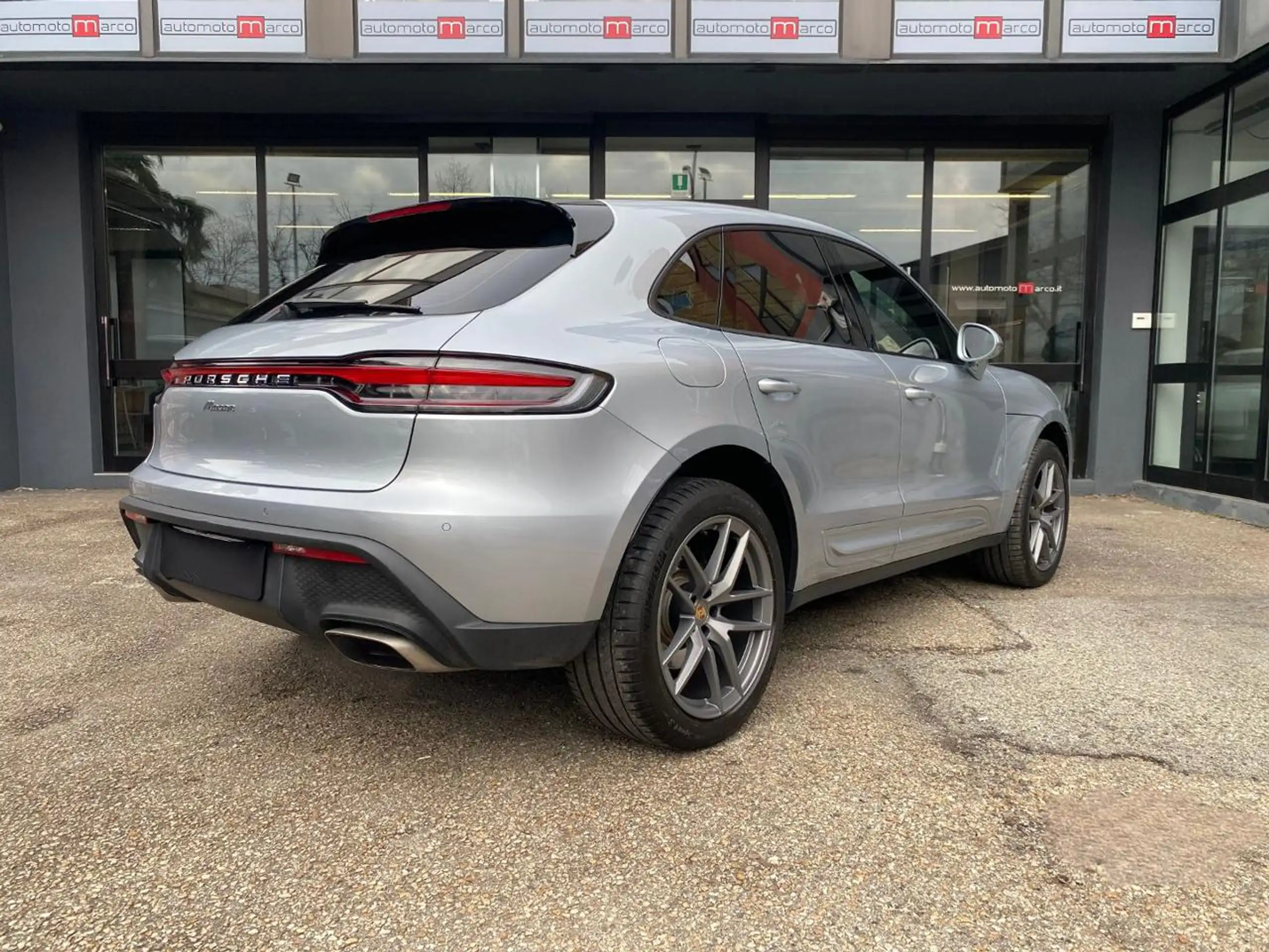 Porsche - Macan