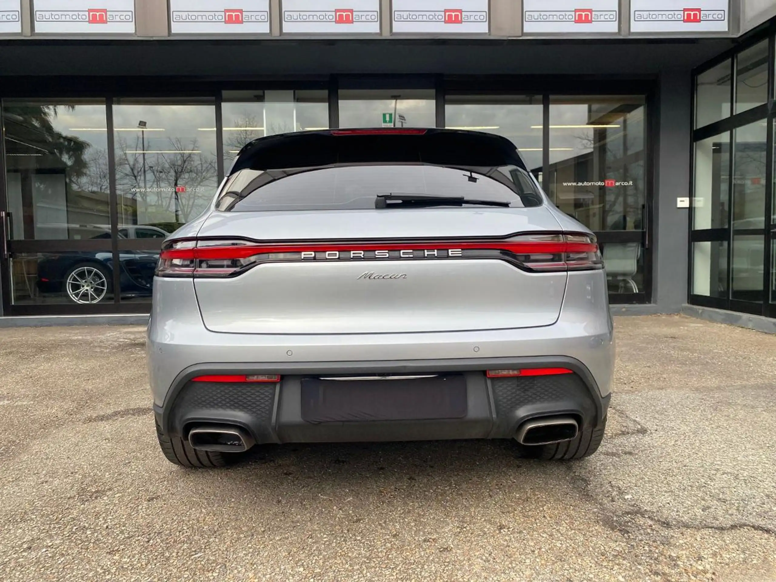 Porsche - Macan