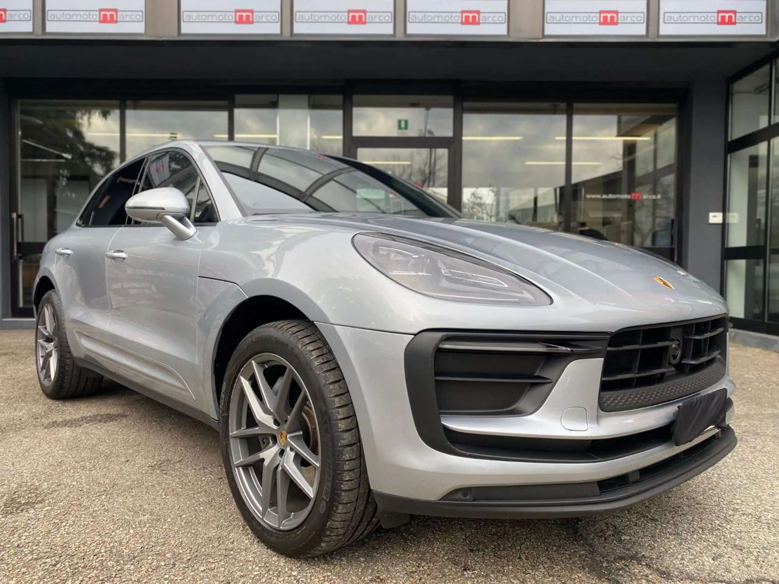 Porsche - Macan