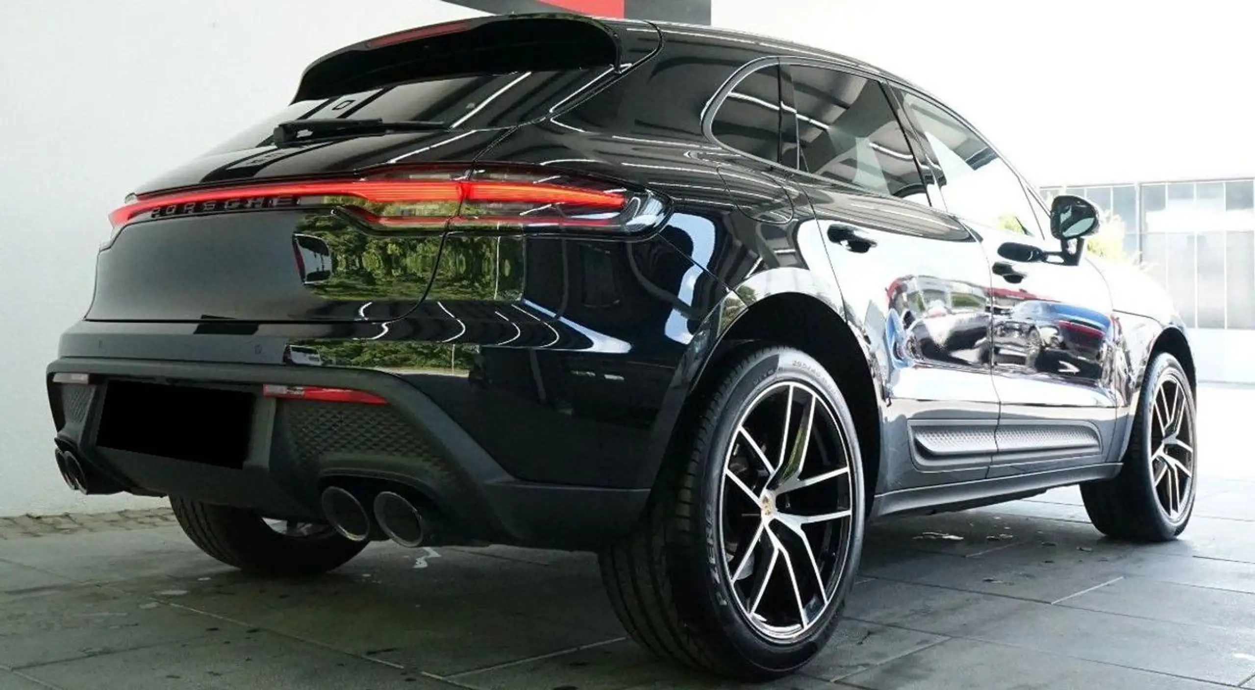 Porsche - Macan