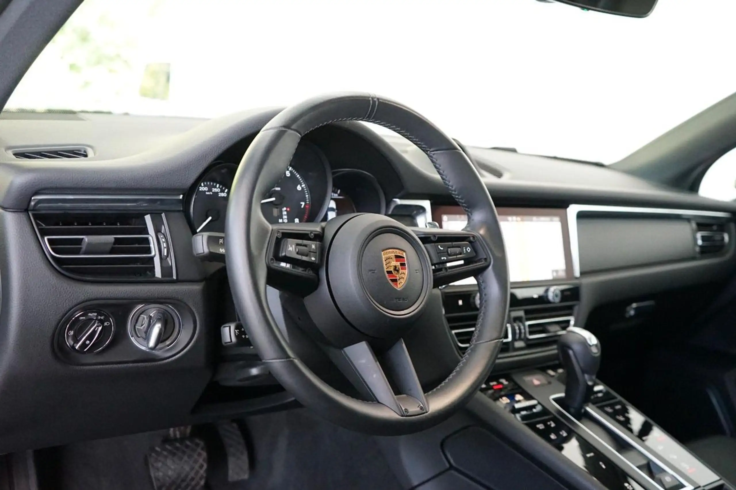 Porsche - Macan