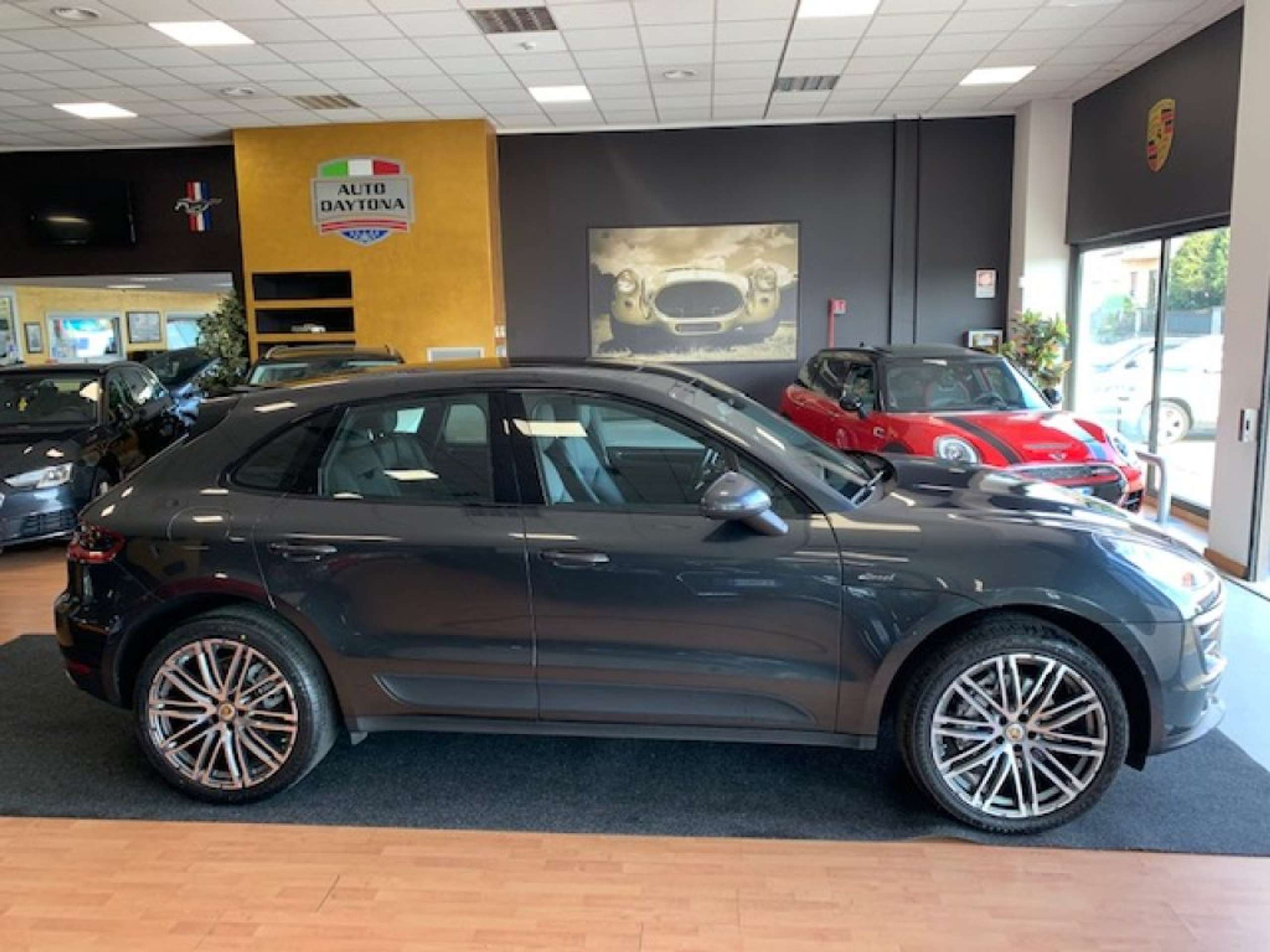 Porsche - Macan